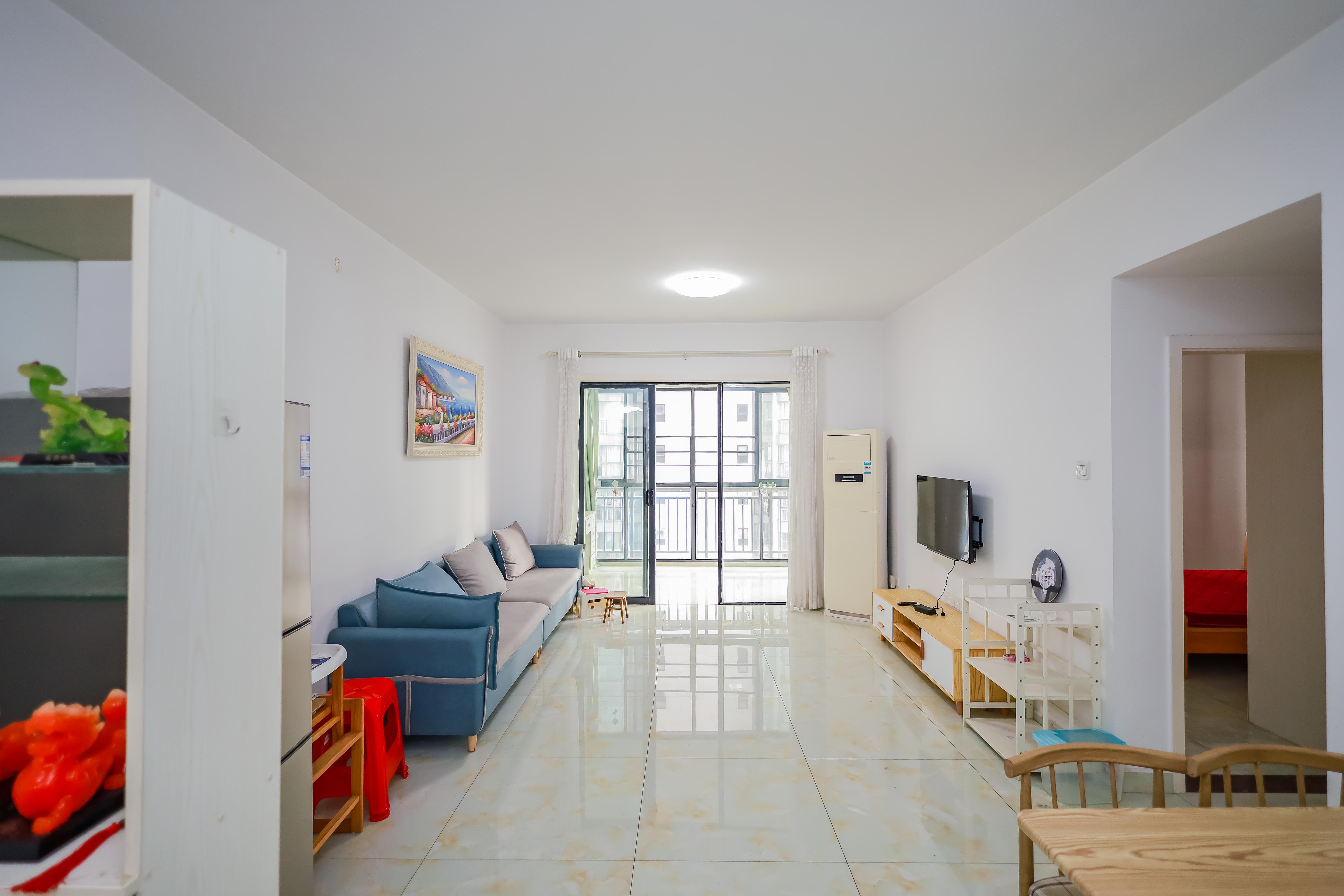 莱茵城 2室2厅1卫 59.0万 莱茵城 2室2厅1卫 59.0万客厅