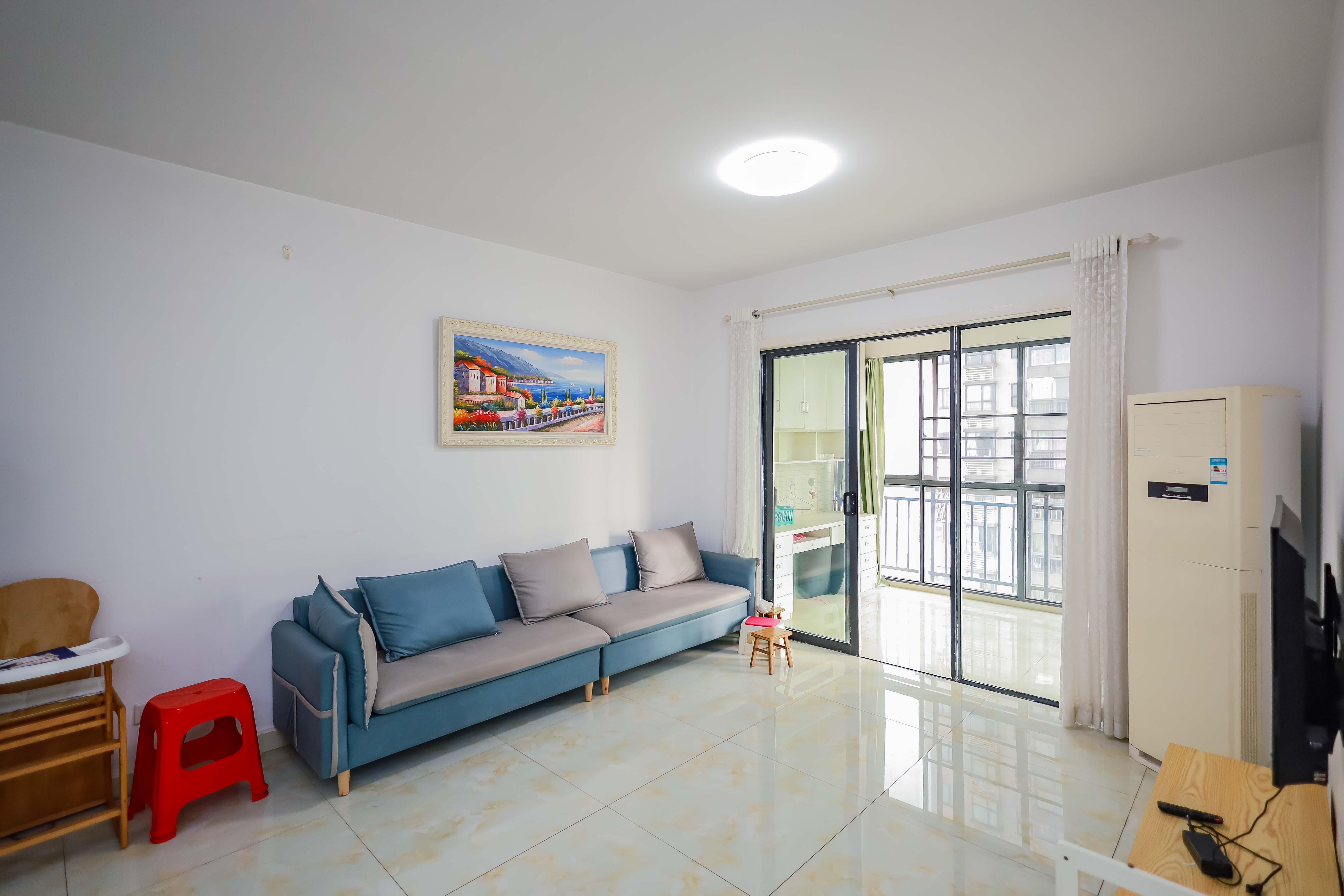 莱茵城 2室2厅1卫 59.0万 莱茵城 2室2厅1卫 59.0万客厅