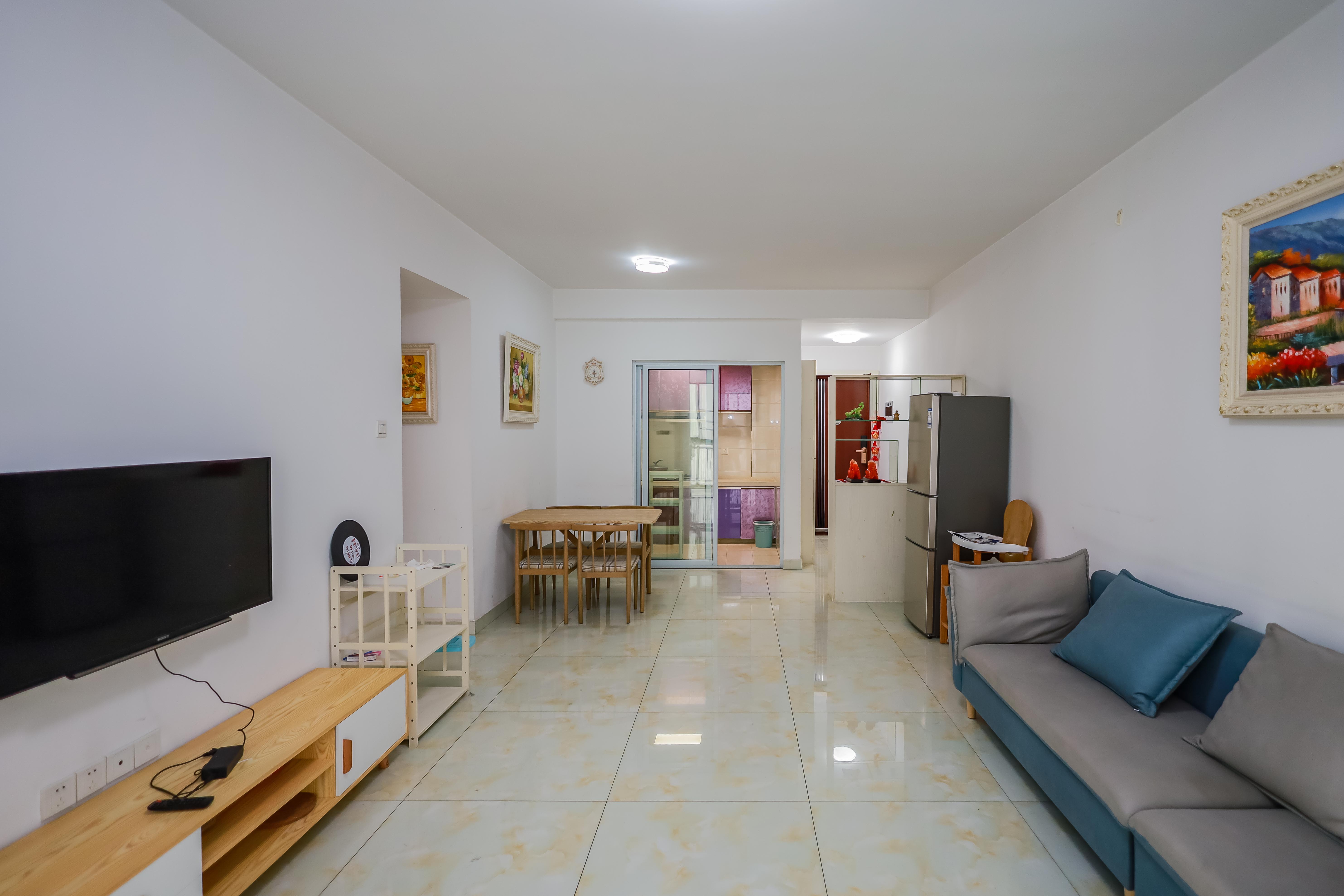 莱茵城 2室2厅1卫 59.0万 莱茵城 2室2厅1卫 59.0万客厅