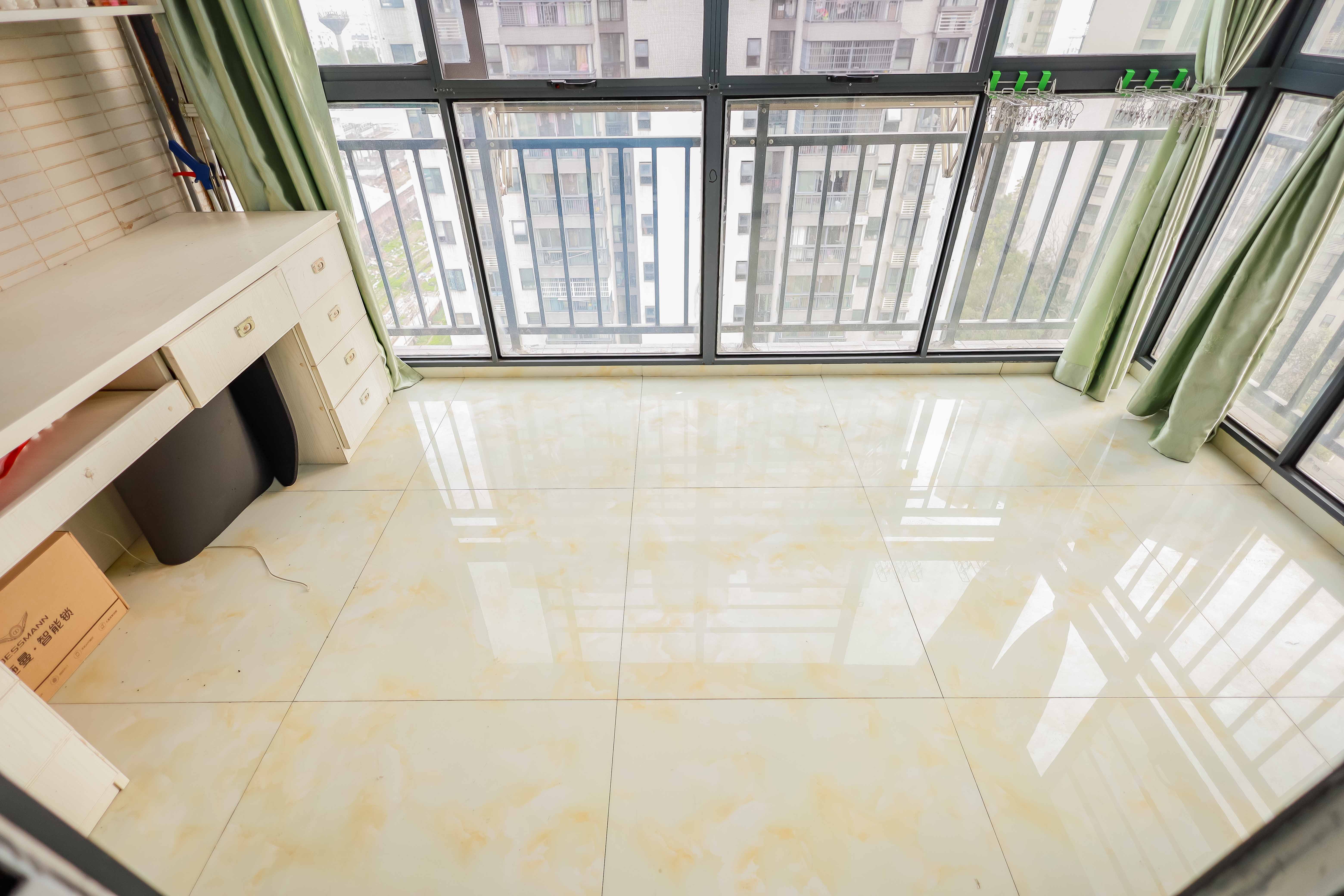 莱茵城 2室2厅1卫 59.0万 莱茵城 2室2厅1卫 59.0万阳台