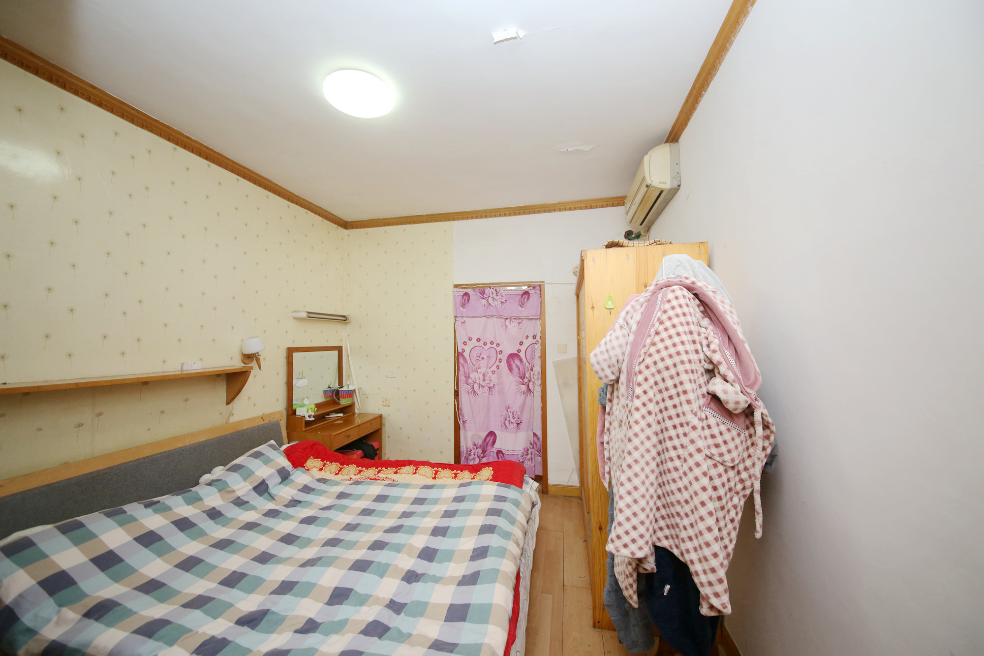 省文物商店宿舍  2室1厅1卫   45.00万卧室