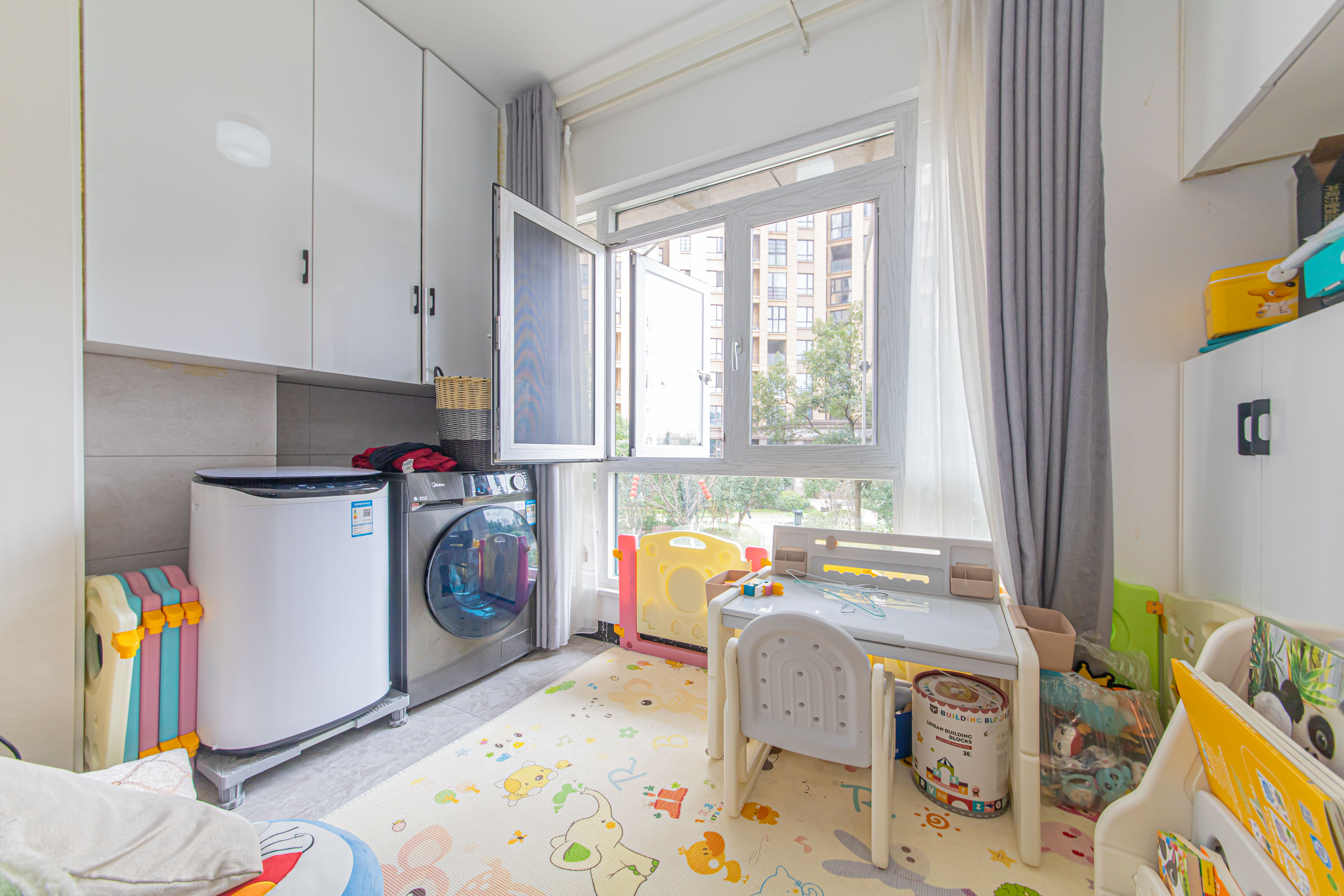 鑫远悦城(鑫远悦时代) 3室2厅1卫 102.0万 鑫远悦城(鑫远悦时代) 3室2厅1卫 102.0万阳台