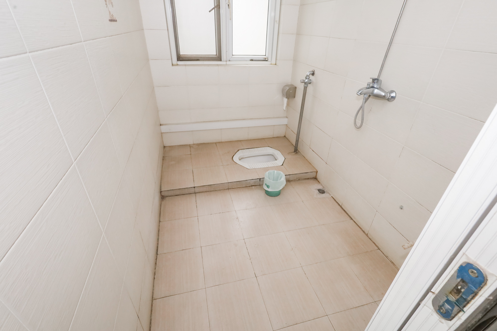 八方小区A区  4室2厅2卫    508.0万卫生间