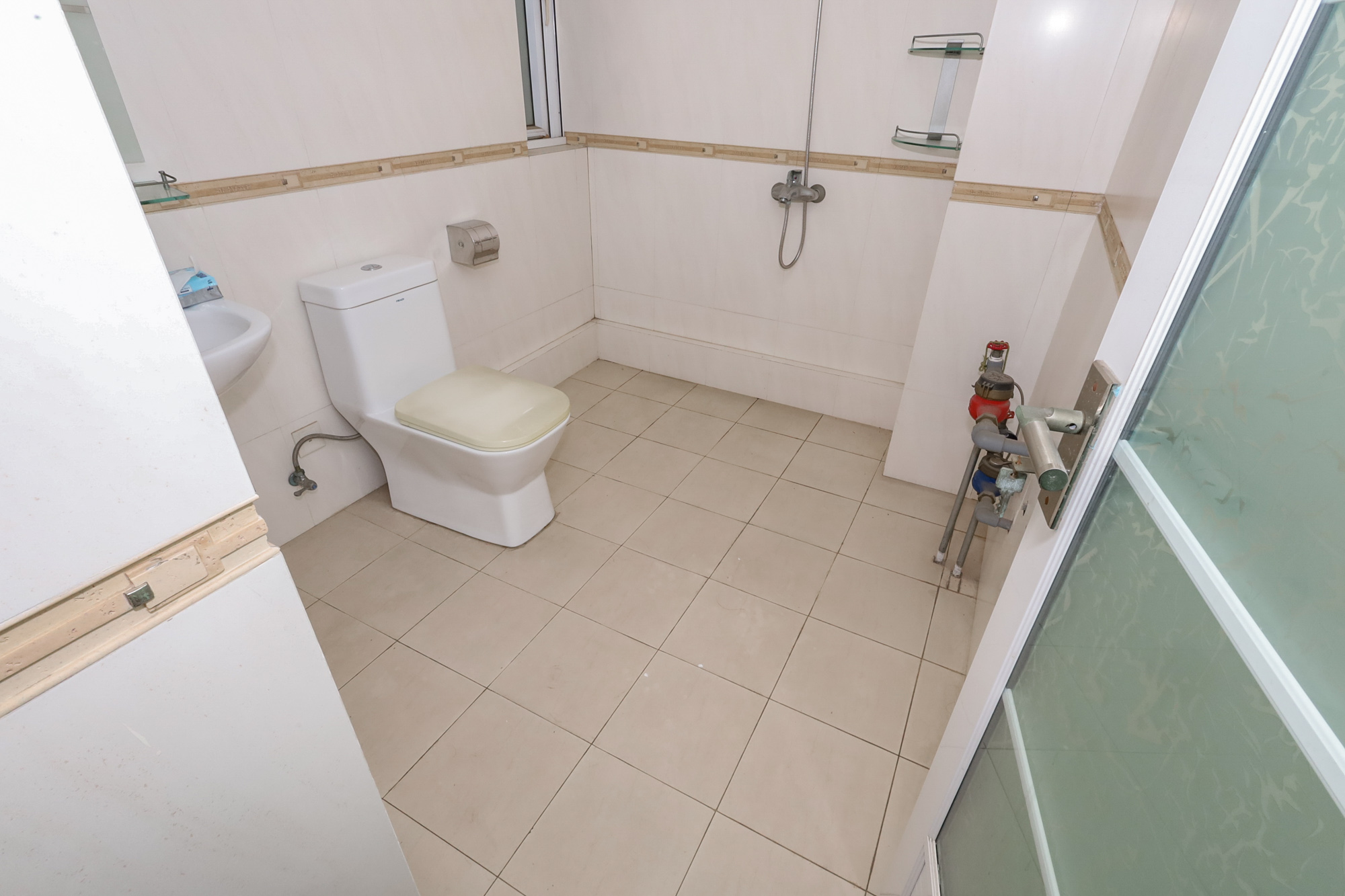 八方小区A区  4室2厅2卫    508.0万卫生间