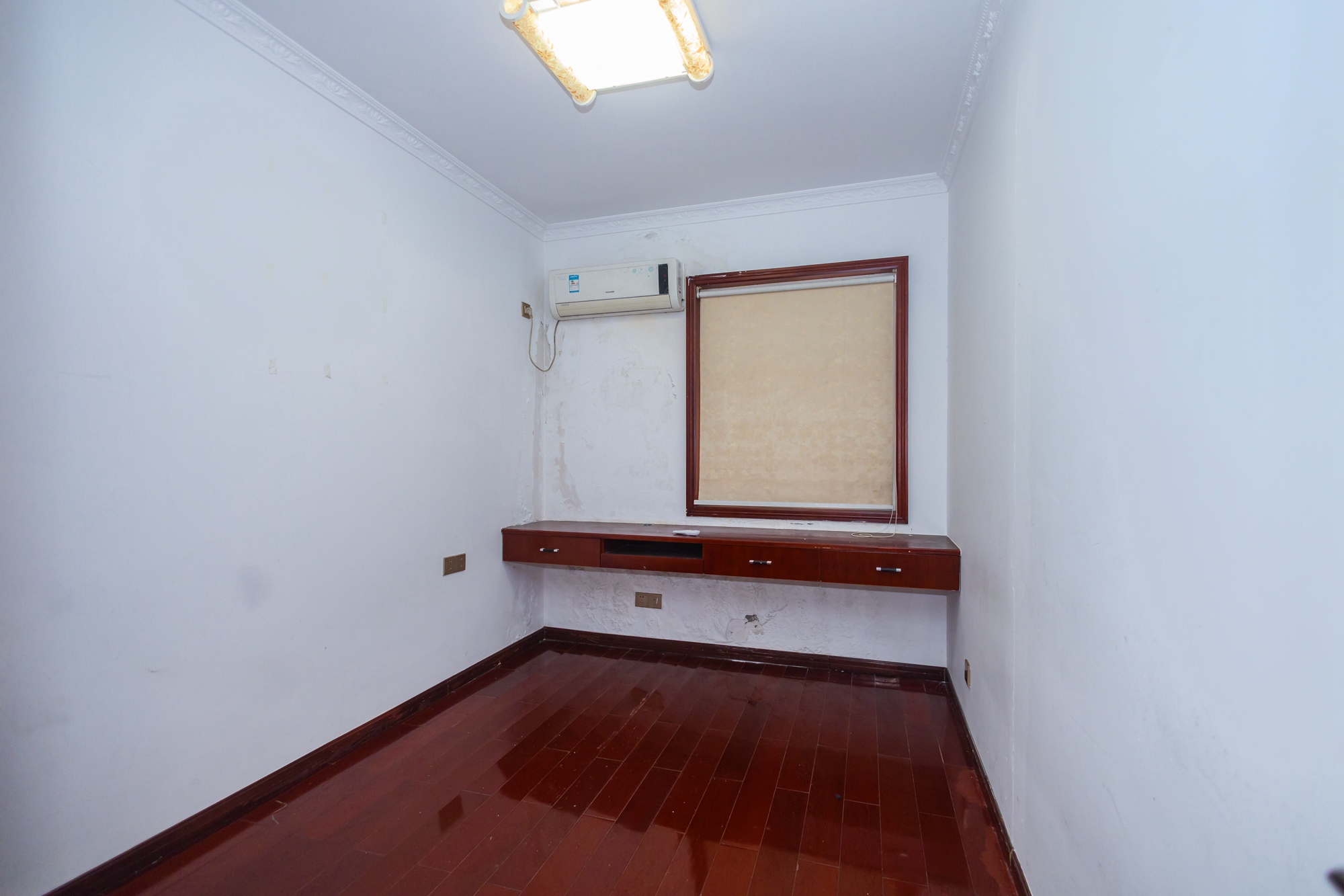 尚都花园城 4室2厅1卫 96.0万 尚都花园城 4室2厅1卫 96.0万卧室