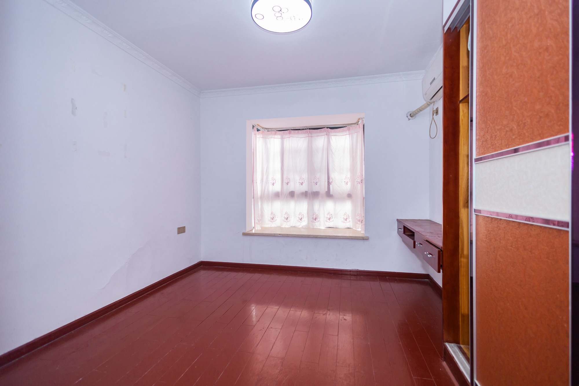 尚都花园城 4室2厅1卫 96.0万 尚都花园城 4室2厅1卫 96.0万卧室