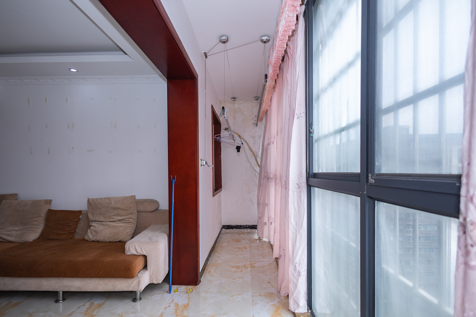 尚都花园城 4室2厅1卫 96.0万 尚都花园城 4室2厅1卫 96.0万阳台