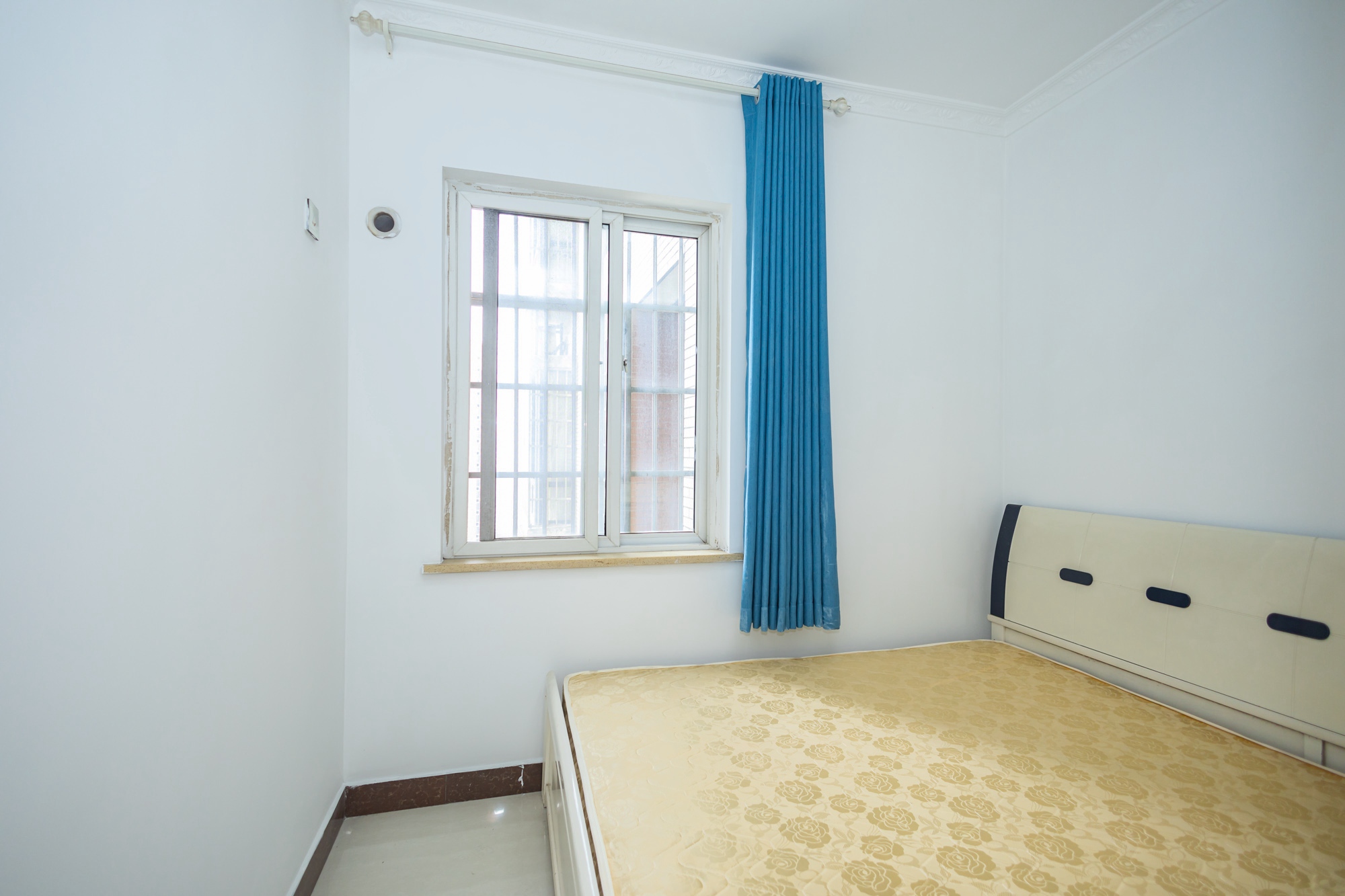 楚天世纪城东苑  3室2厅2卫    69.0万卧室