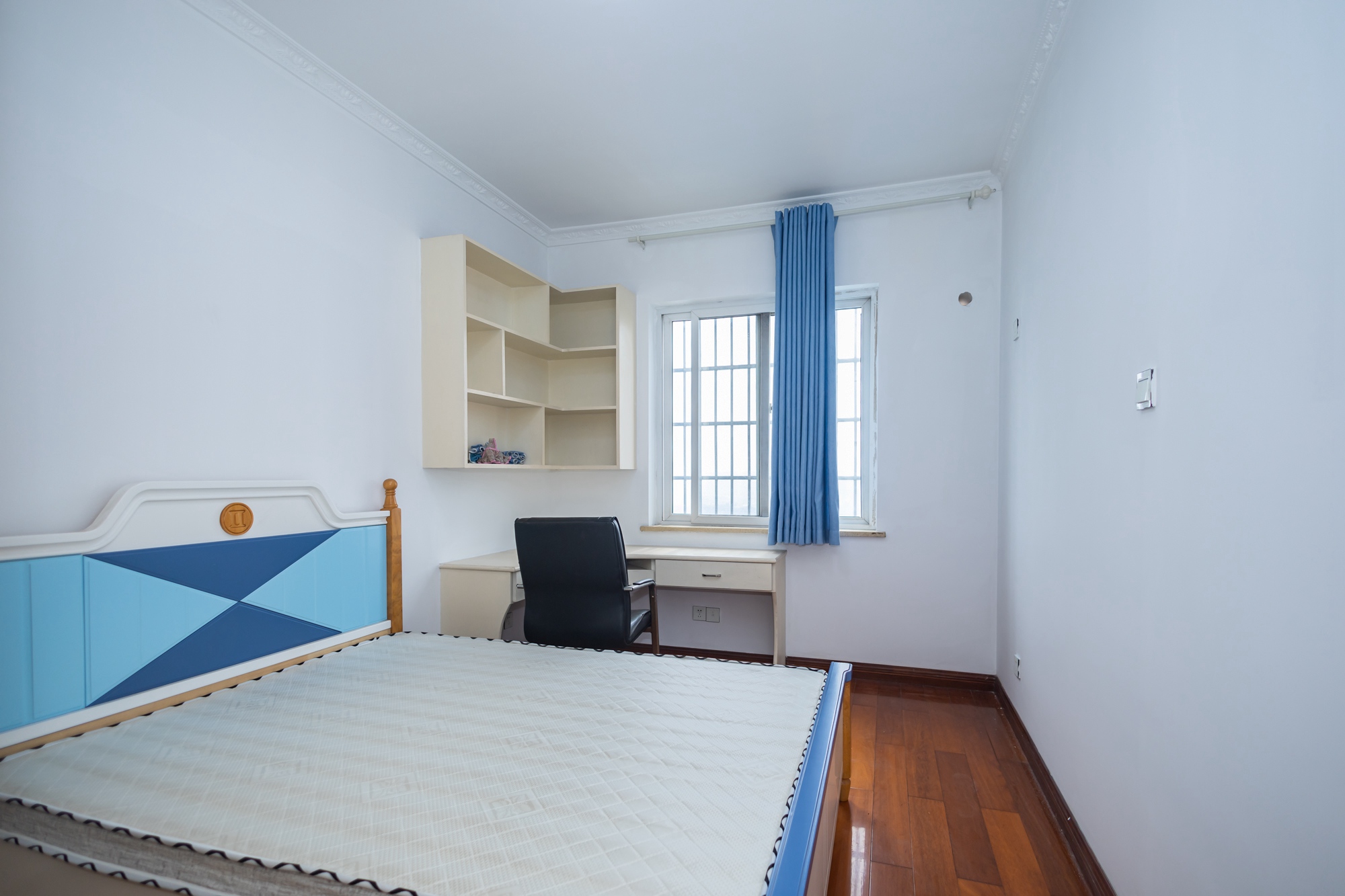 楚天世纪城东苑  3室2厅2卫    69.0万卧室