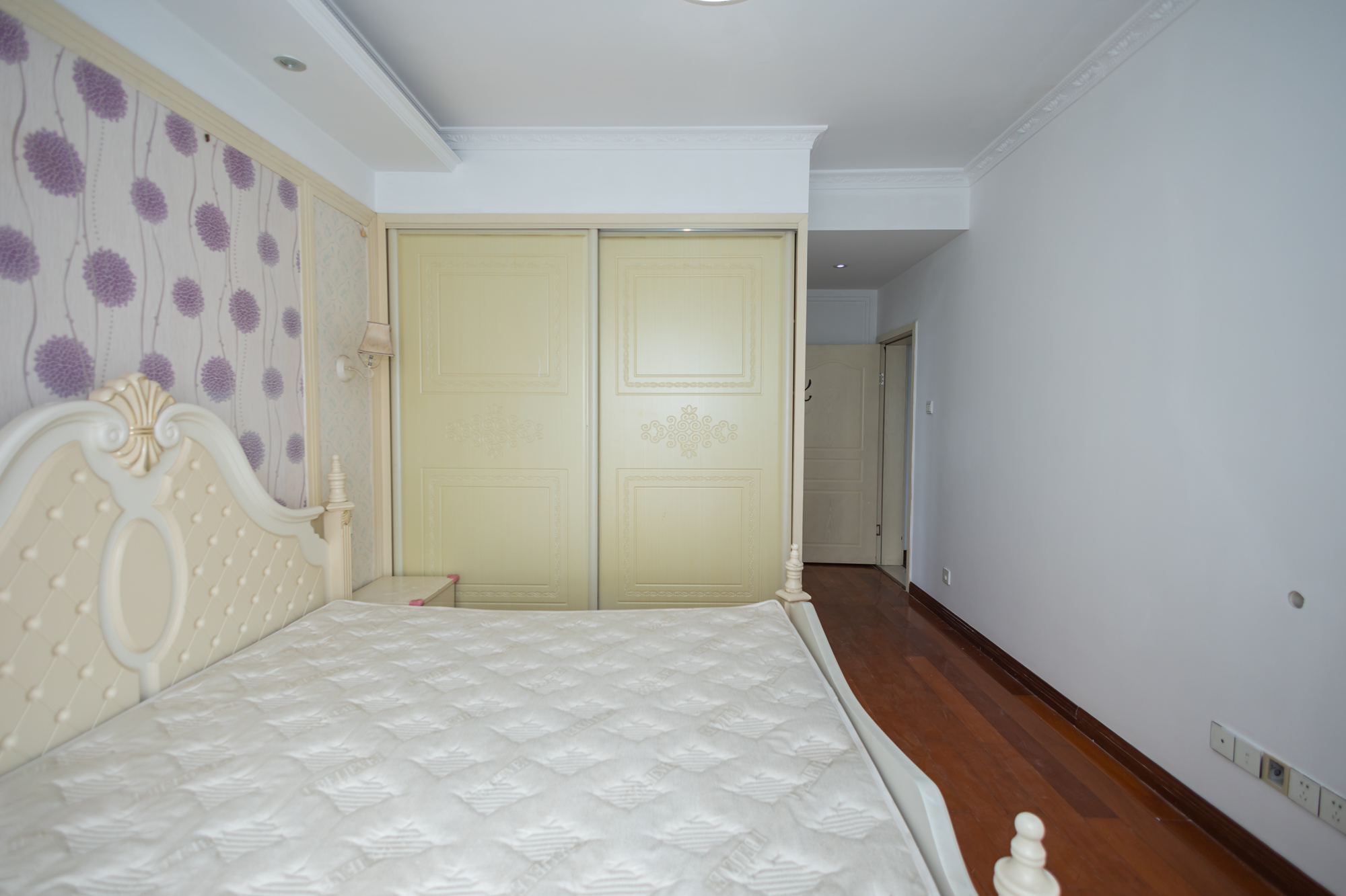 楚天世纪城东苑  3室2厅2卫    69.0万卧室