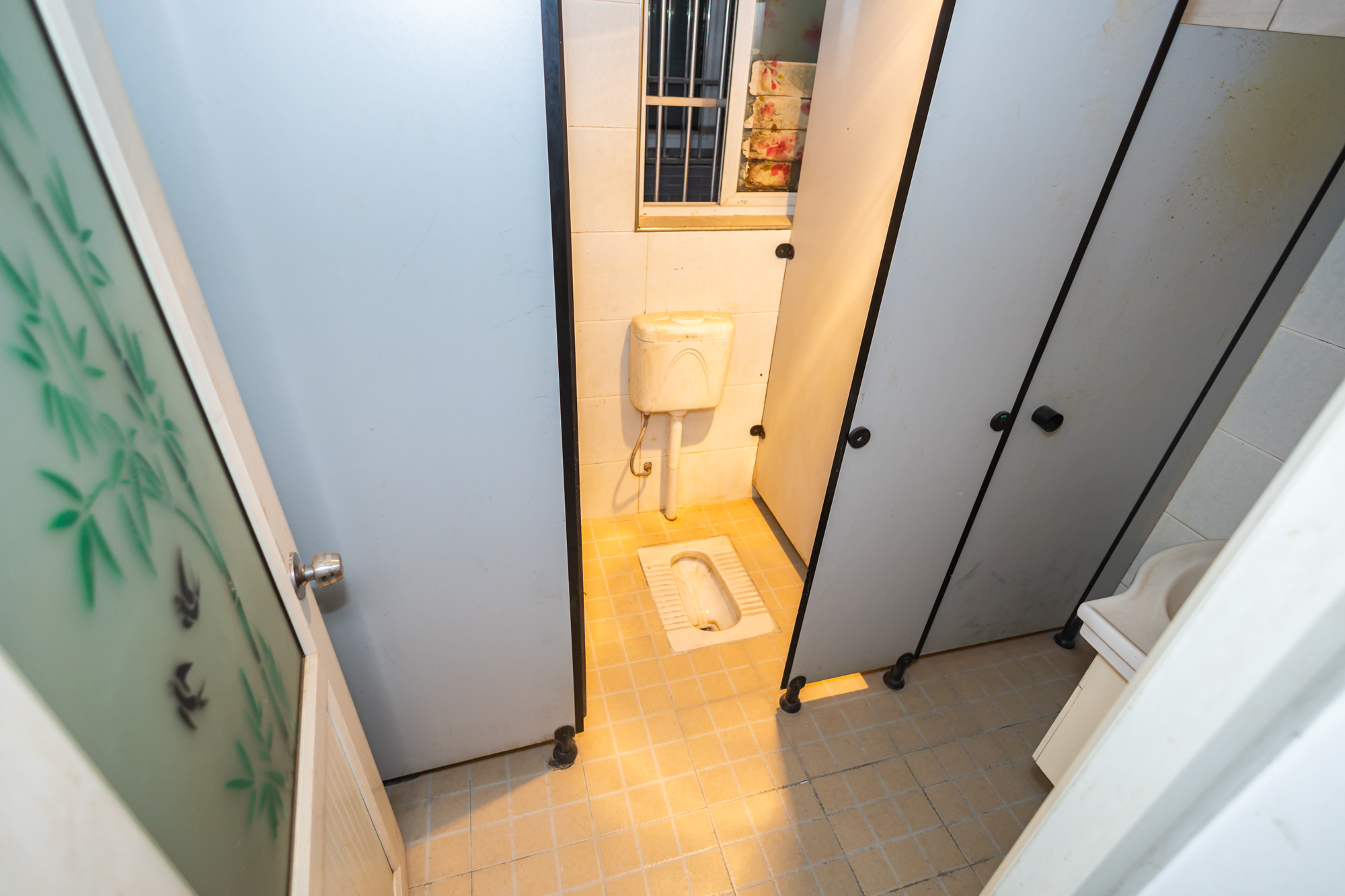 景上鑫苑  4室2厅1卫    88.0万卫生间