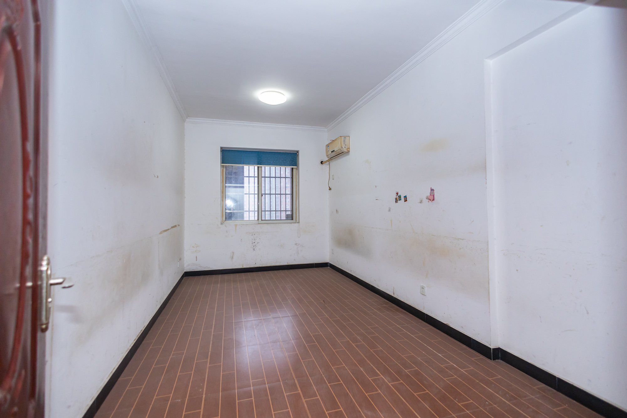 景上鑫苑 4室2厅1卫 88.0万 景上鑫苑 4室2厅1卫 88.0万卧室