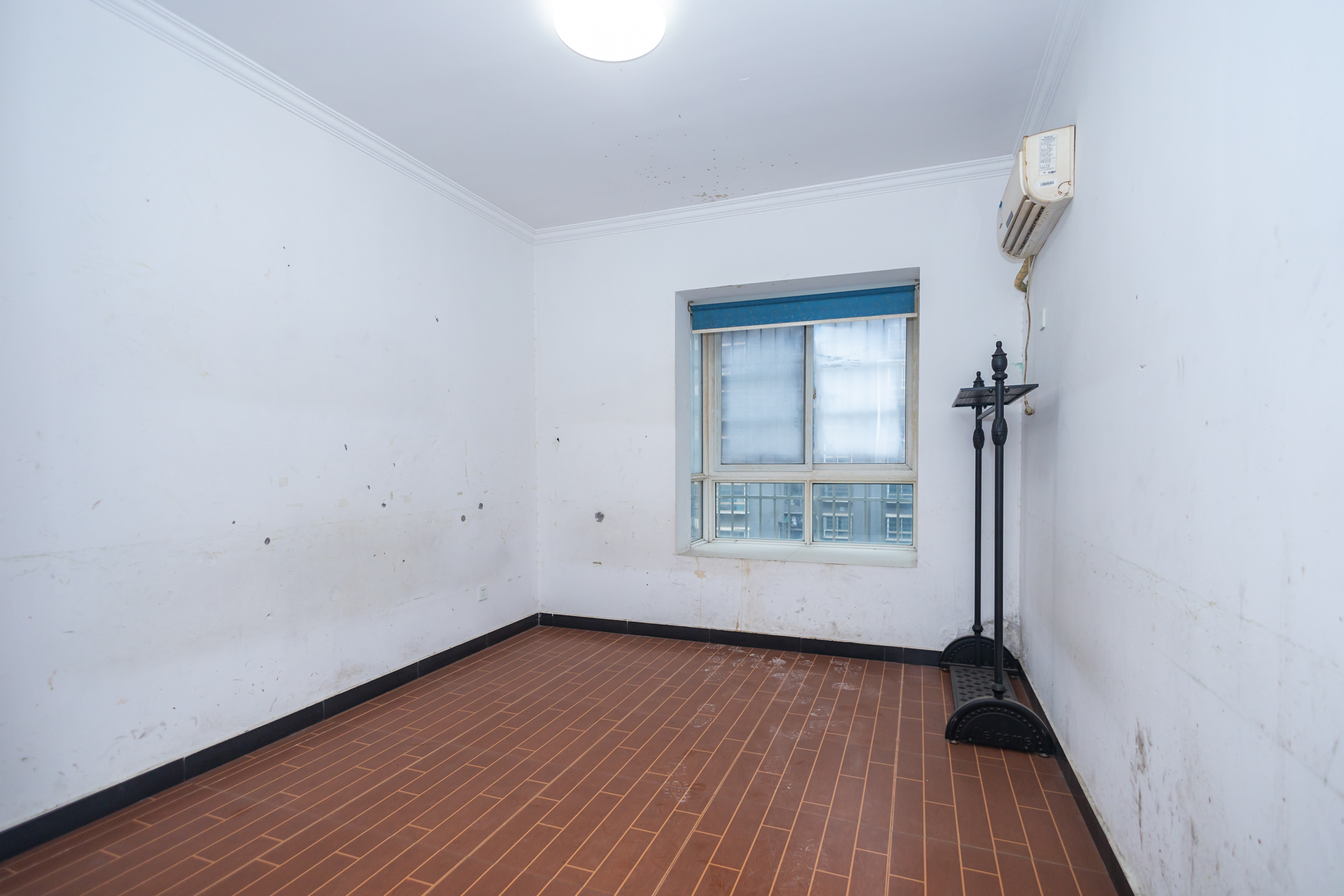 景上鑫苑 4室2厅1卫 88.0万 景上鑫苑 4室2厅1卫 88.0万卧室