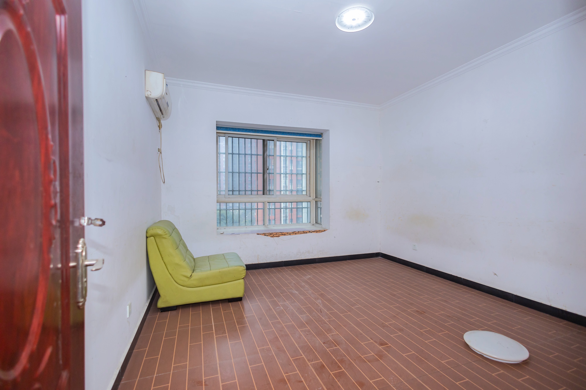 景上鑫苑 4室2厅1卫 88.0万 景上鑫苑 4室2厅1卫 88.0万卧室