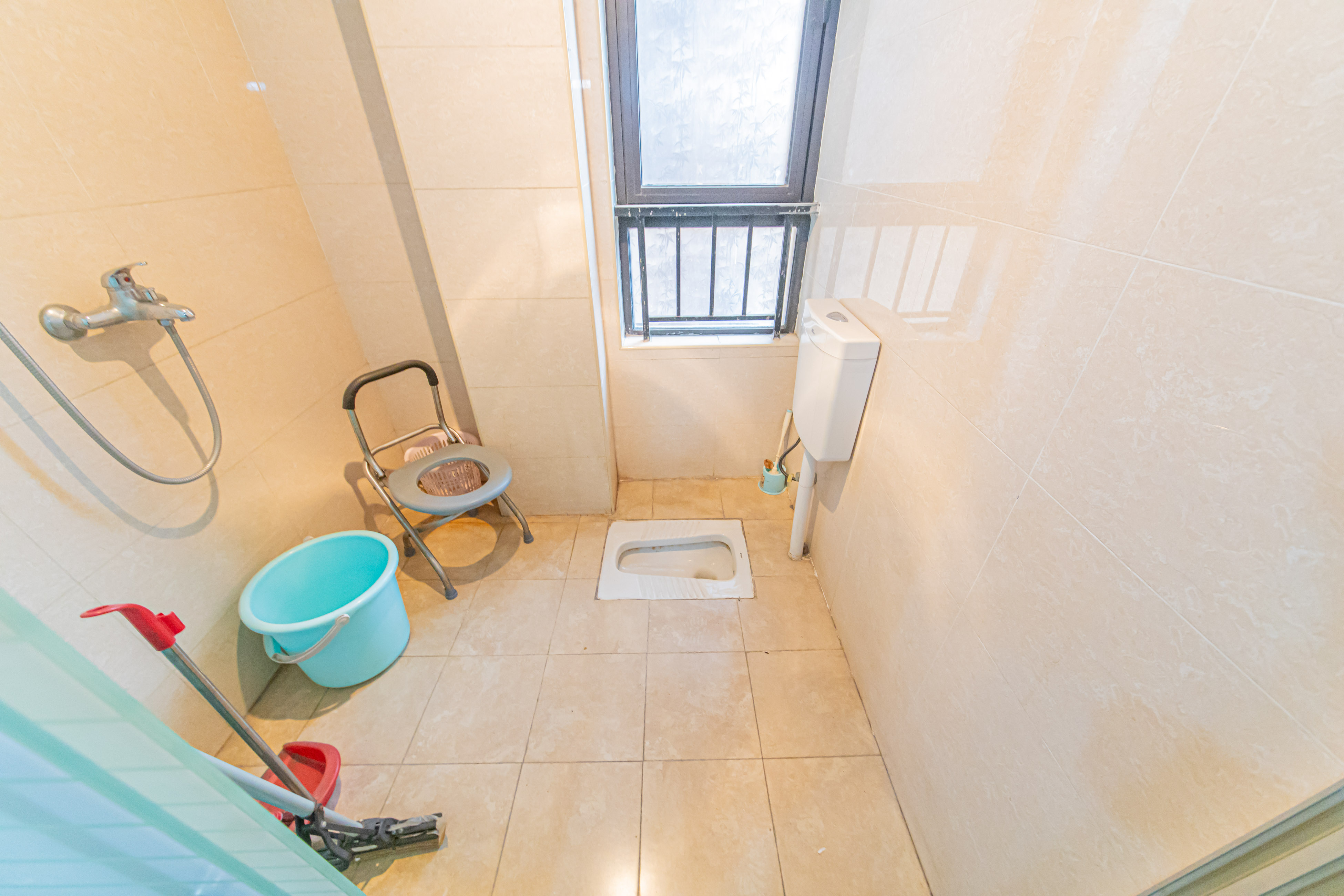 中信凯旋蓝岸(中信新城三期)  3室2厅1卫    45.0万 中信凯旋蓝岸(中信新城三期)  3室2厅1卫    45.0万卫生间