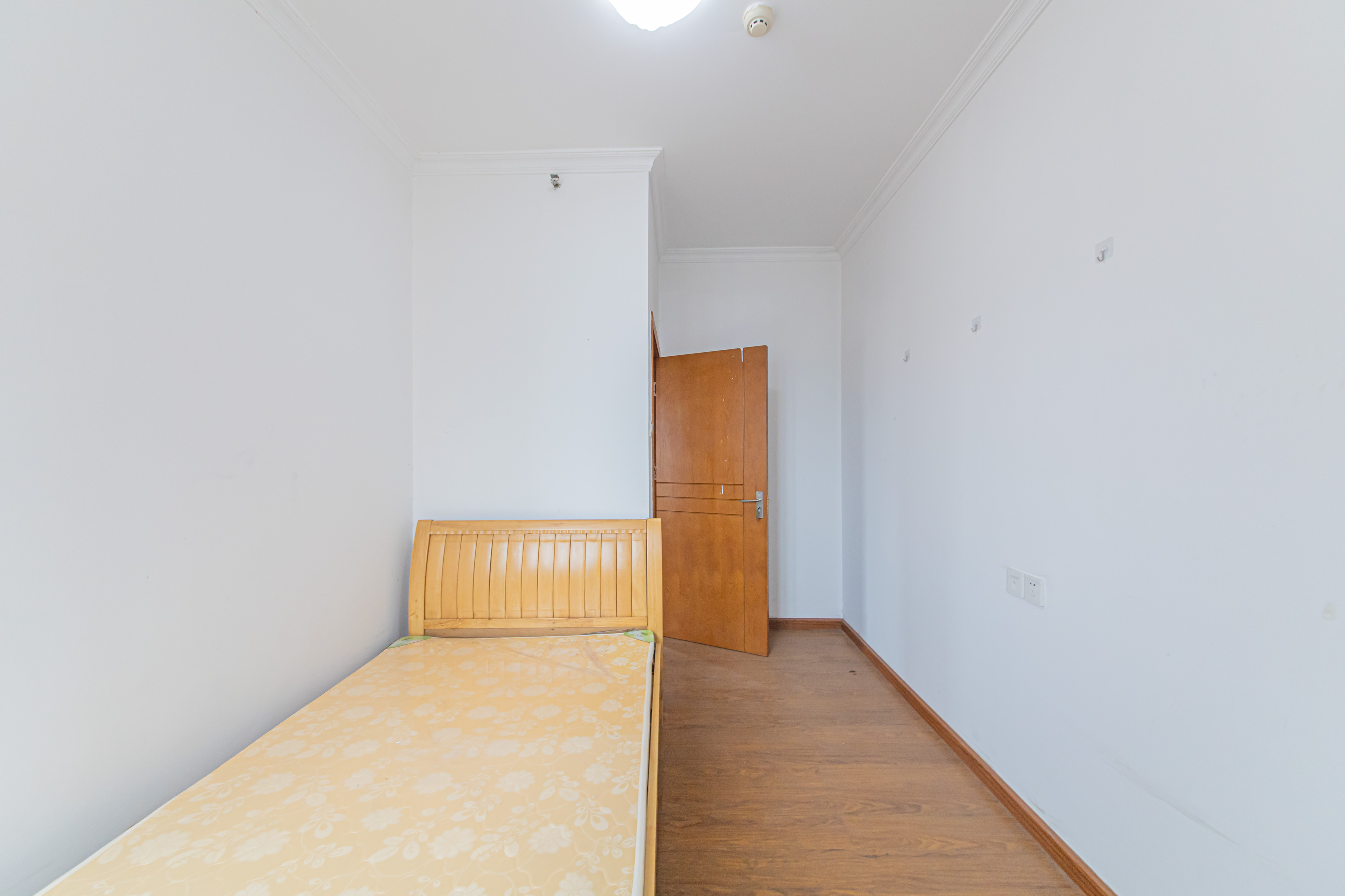 中信凯旋蓝岸(中信新城三期)  3室2厅1卫    45.0万 中信凯旋蓝岸(中信新城三期)  3室2厅1卫    45.0万卧室