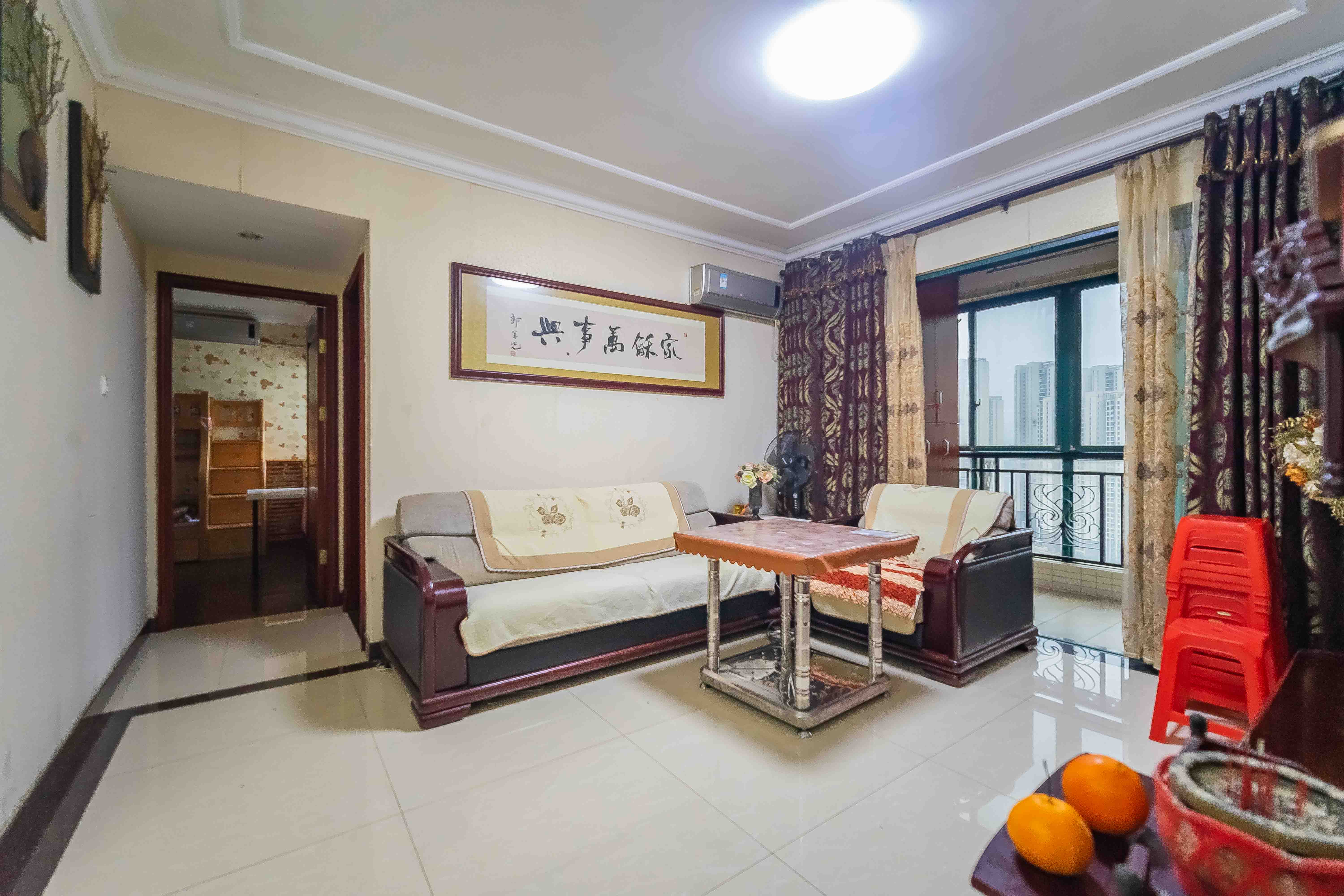 恒大绿洲  2室2厅1卫    58.5万 恒大绿洲  2室2厅1卫    58.5万客厅