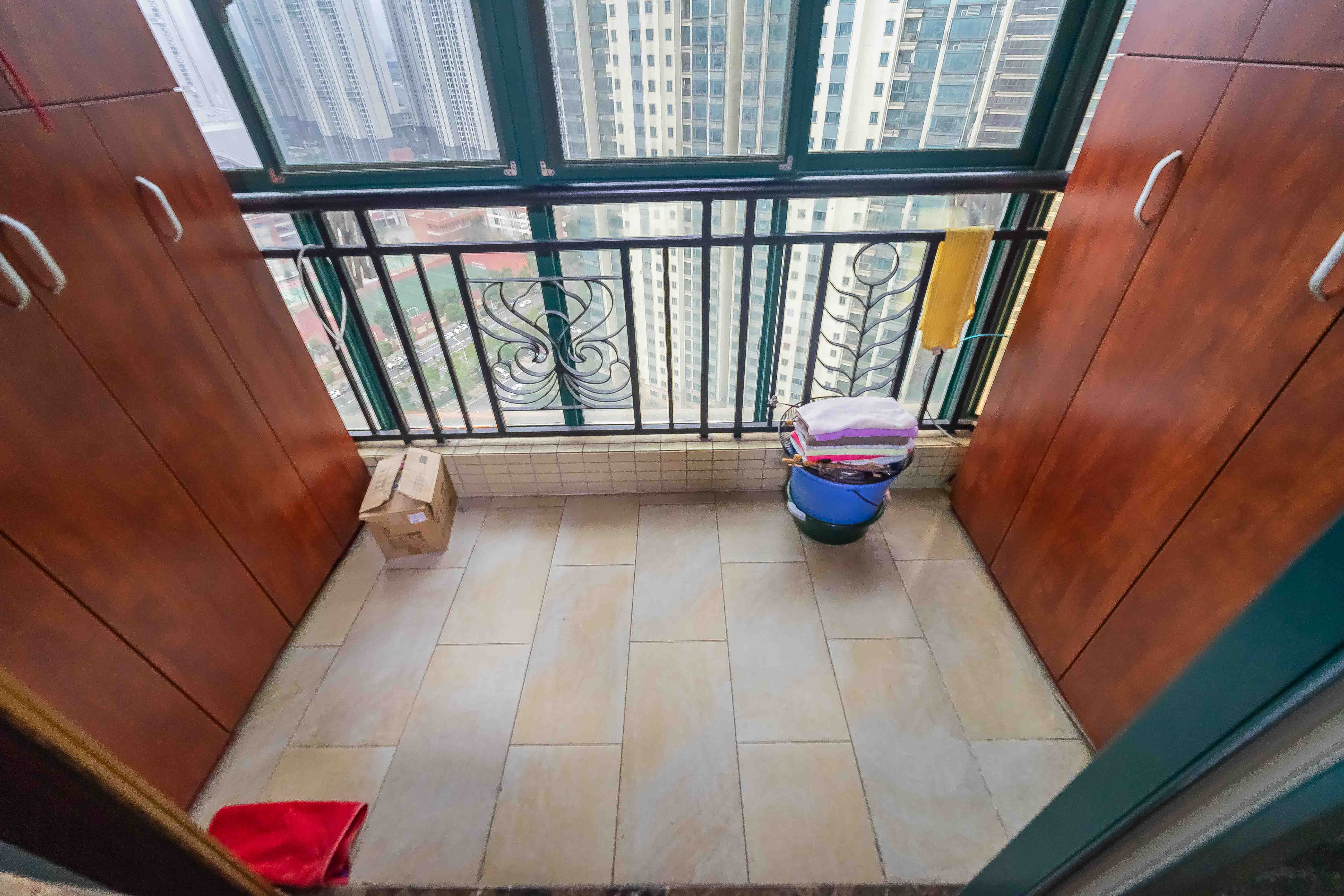 恒大绿洲  2室2厅1卫    58.5万 恒大绿洲  2室2厅1卫    58.5万阳台