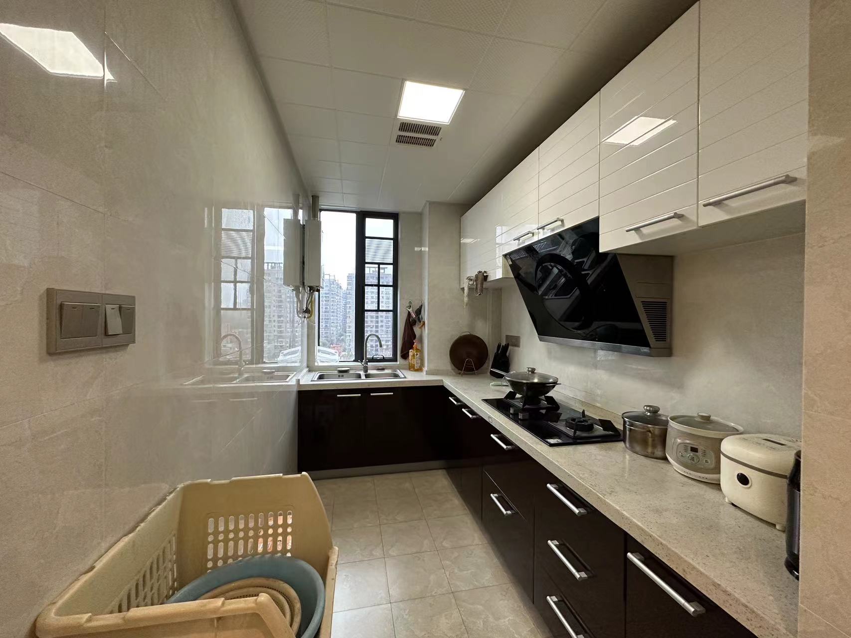 泰山公馆 3室2厅1卫 69.8万 泰山公馆 3室2厅1卫 69.8万室内图