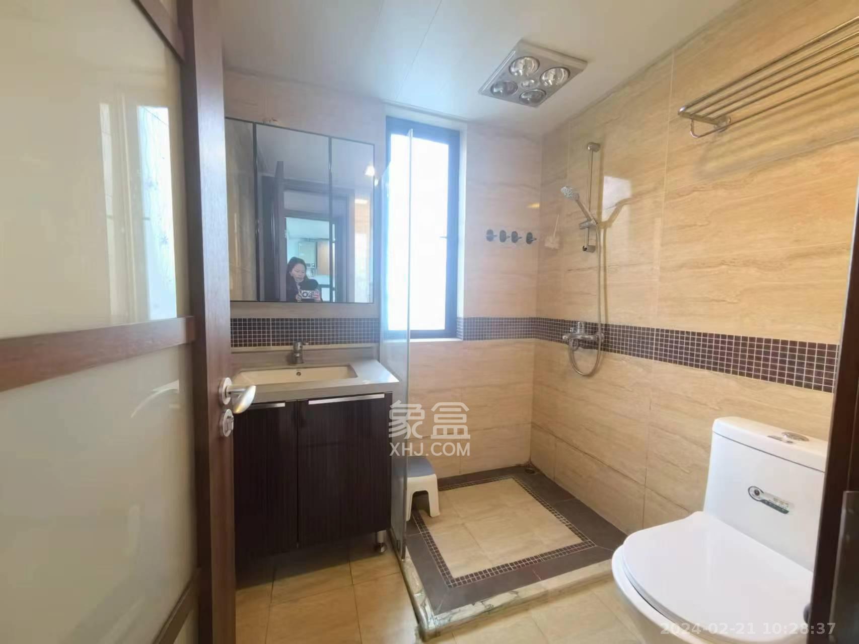 万科城  2室2厅1卫   2500.00元/月室内图