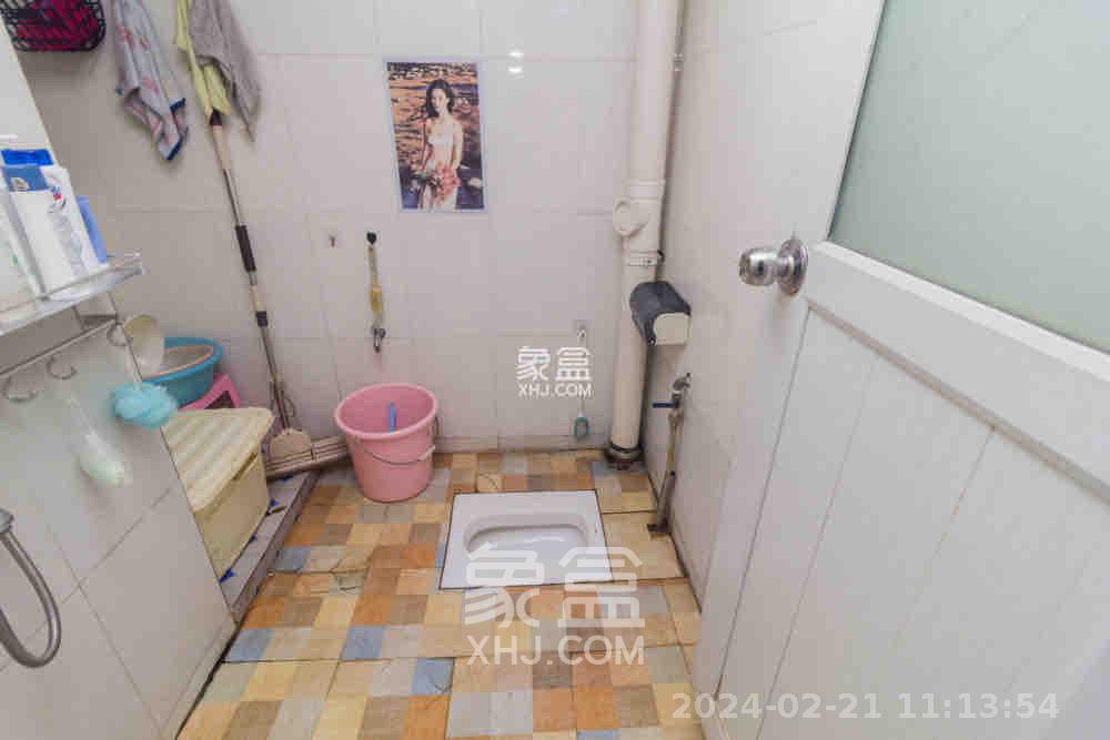 东岸锦城(东方人家)  3室2厅2卫   1900.00元/月室内图