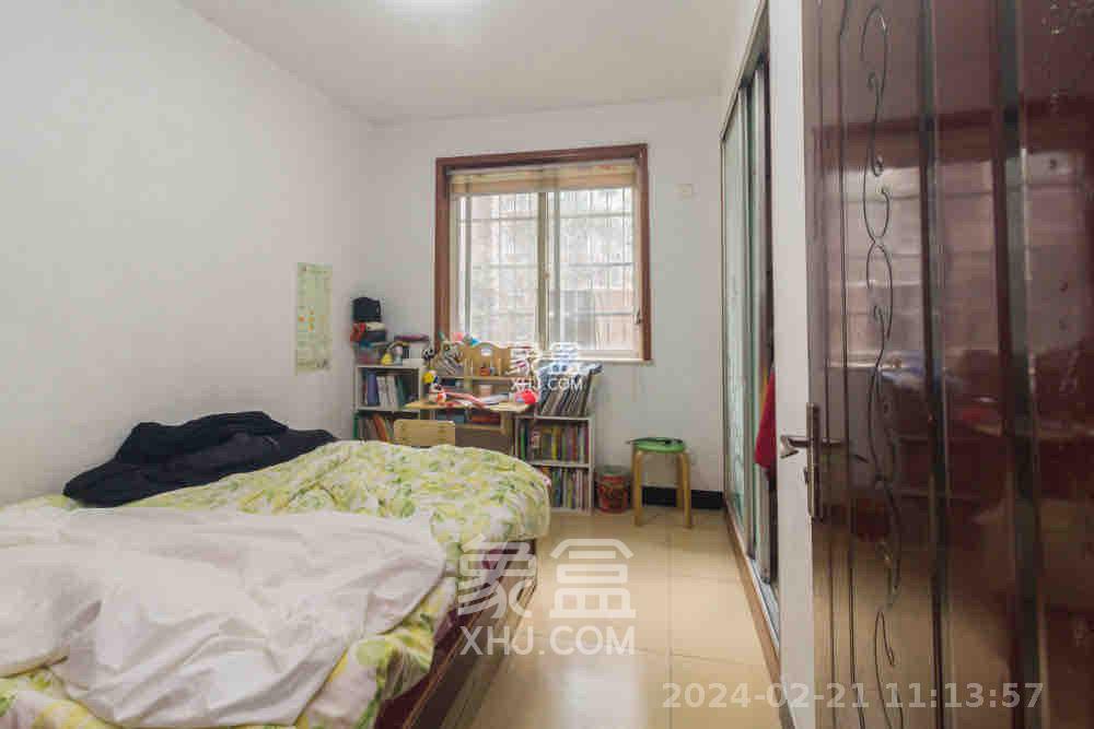 东岸锦城(东方人家)  3室2厅2卫   1900.00元/月室内图