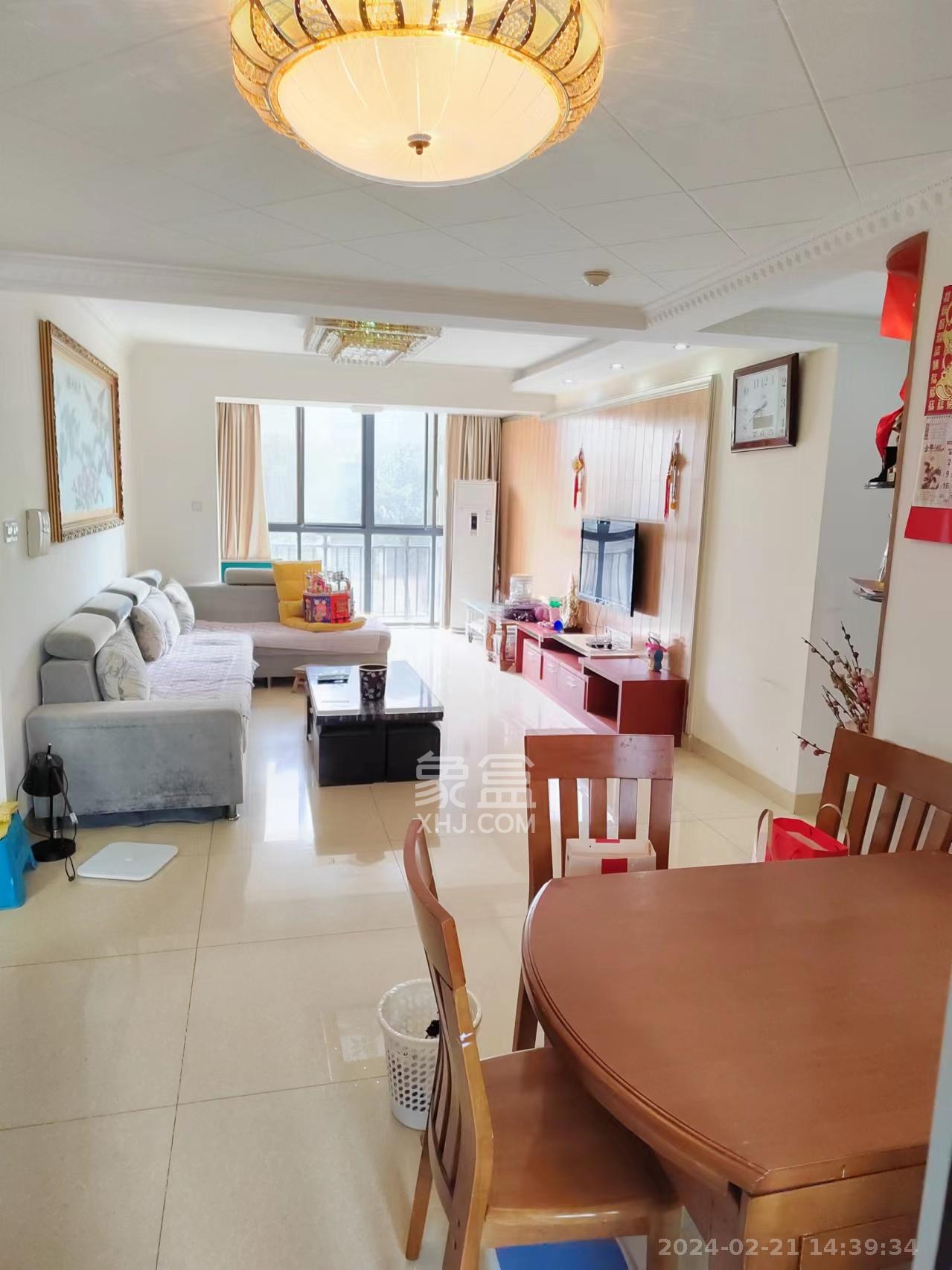 卓越蔚蓝海岸二期  3室2厅2卫   2800.00元/月室内图