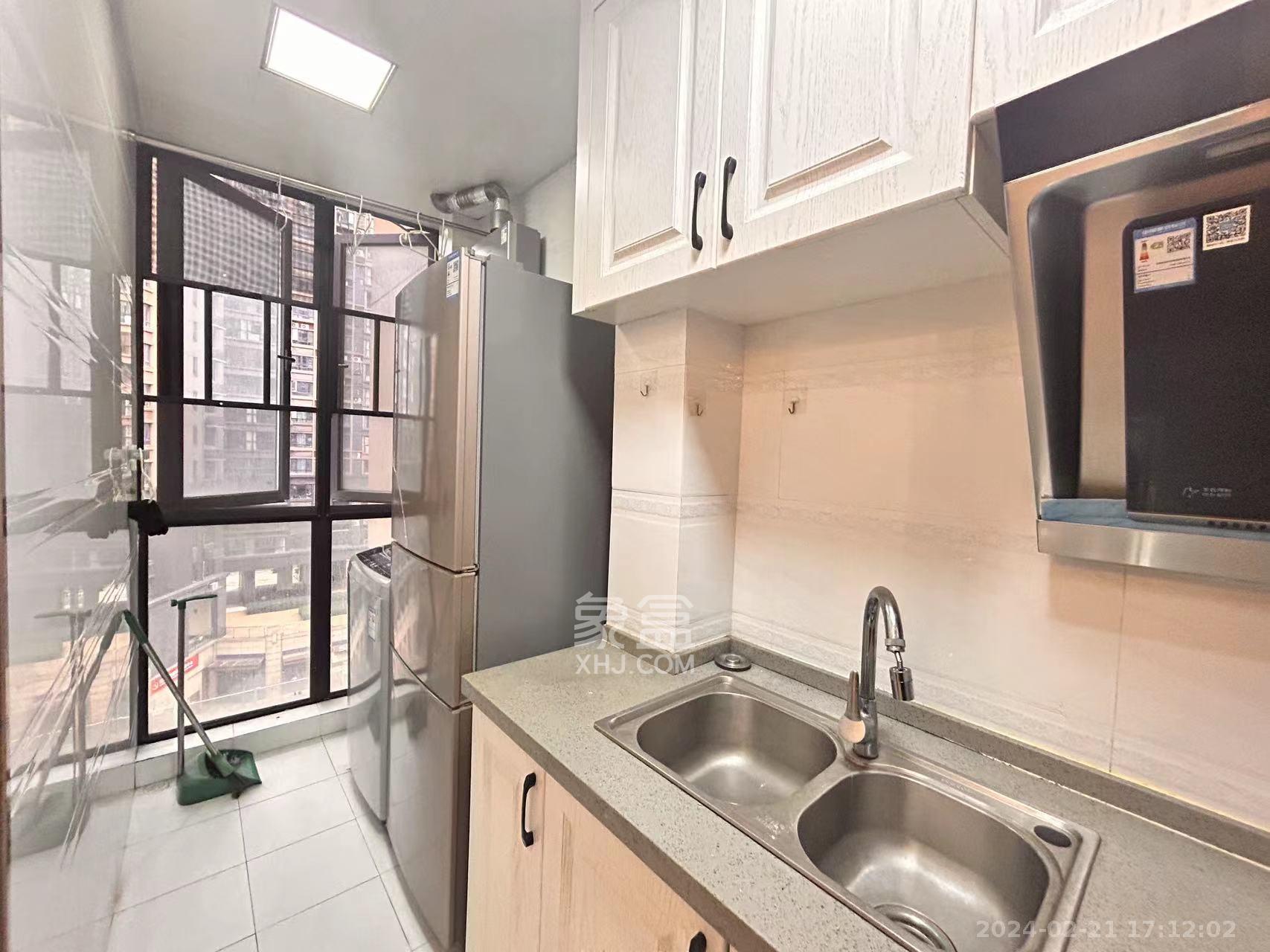 荣悦台 1室1厅1卫 2100.0元/月 荣悦台 1室1厅1卫 2100.0元/月室内图