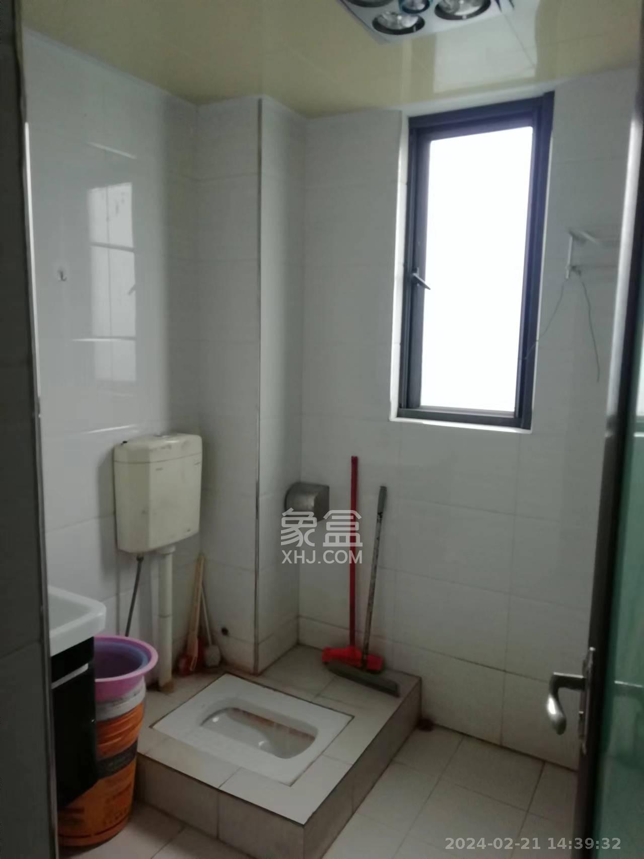 卓越蔚蓝海岸二期  3室2厅2卫   2800.00元/月室内图