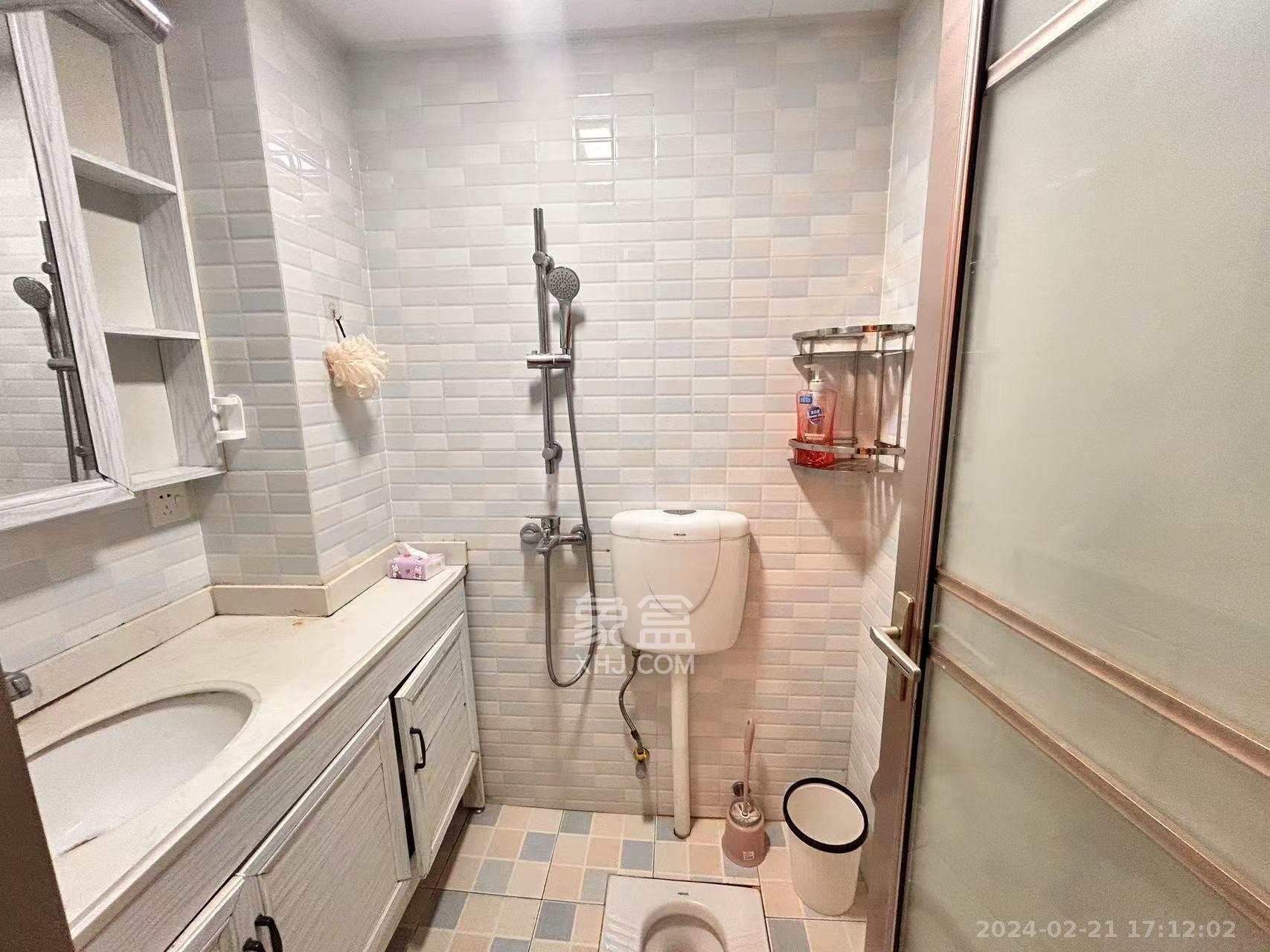 荣悦台 1室1厅1卫 2100.0元/月 荣悦台 1室1厅1卫 2100.0元/月室内图