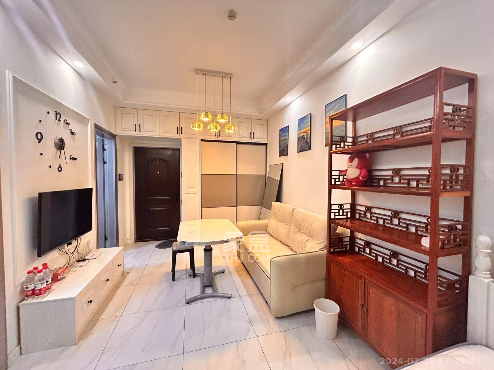 荣悦台 1室1厅1卫 2100.0元/月 荣悦台 1室1厅1卫 2100.0元/月室内图