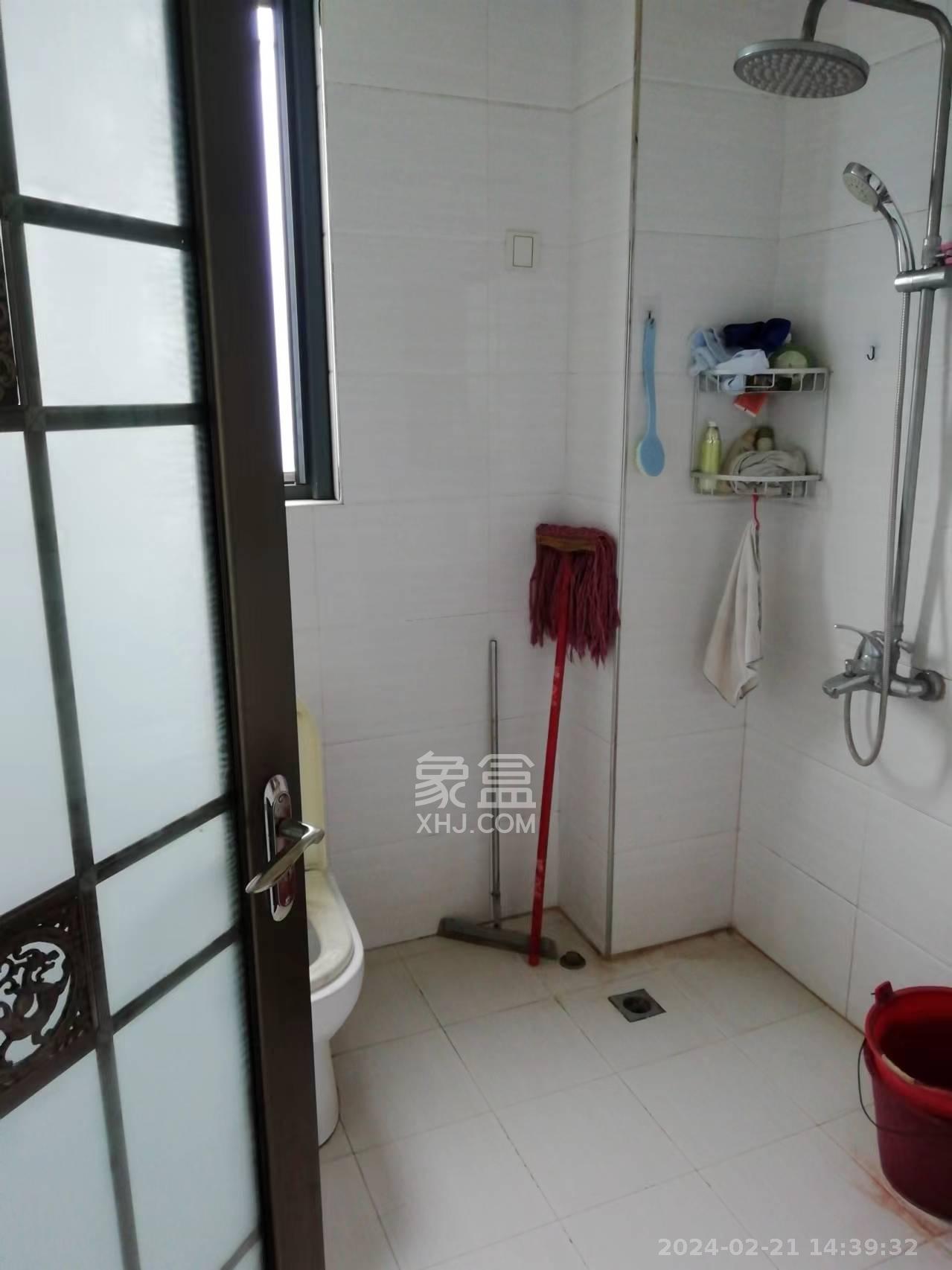 卓越蔚蓝海岸二期  3室2厅2卫   2800.00元/月室内图