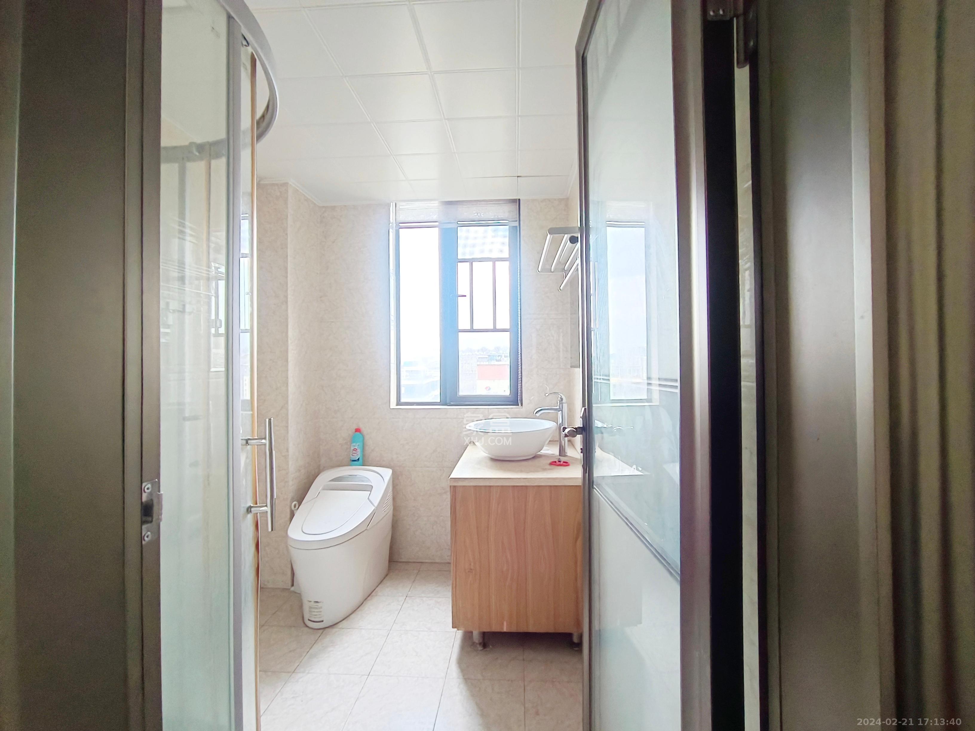 中建麓山和苑  3室2厅2卫   2200.00元/月室内图