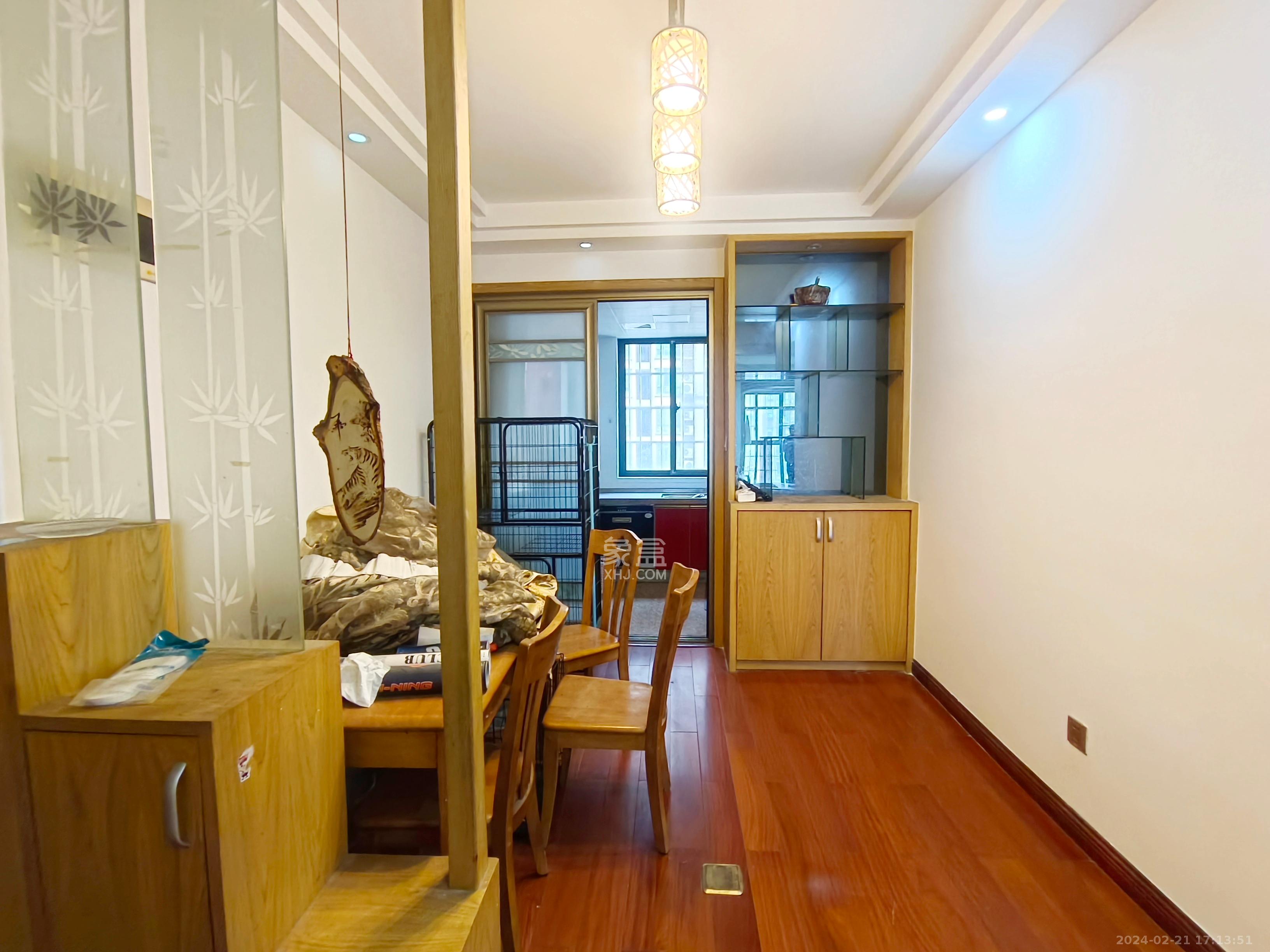 中建麓山和苑  3室2厅2卫   2200.00元/月室内图
