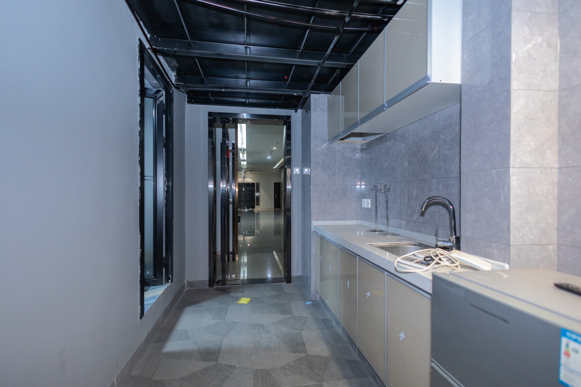 华润置地广场二期  1室1厅1卫    30.8万 华润置地广场二期  1室1厅1卫    30.8万厨房