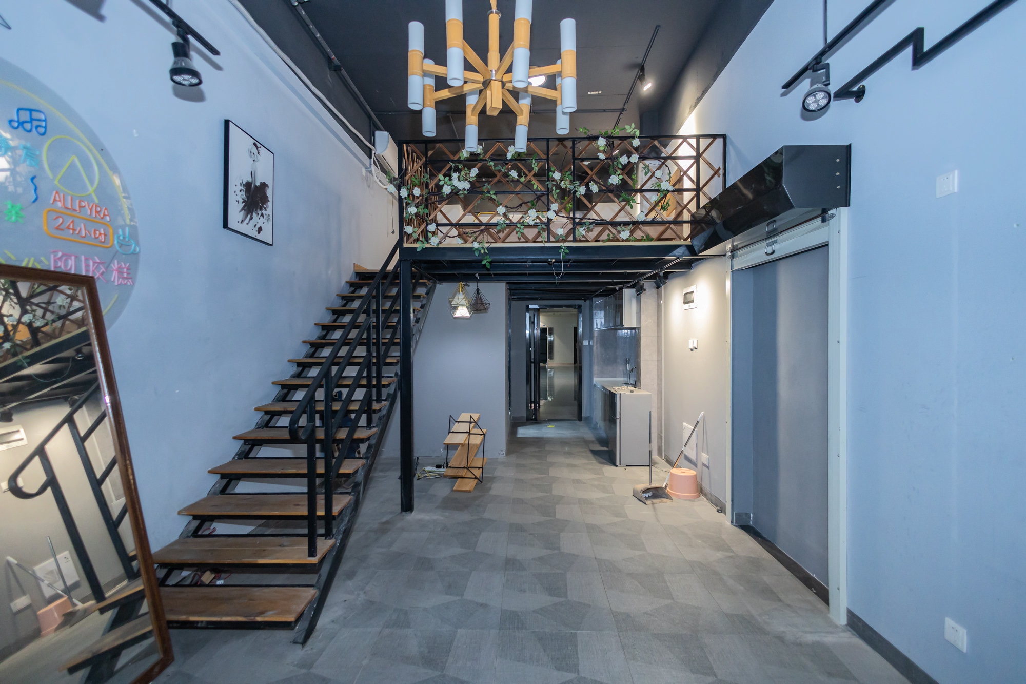 华润置地广场二期  1室1厅1卫    30.8万 华润置地广场二期  1室1厅1卫    30.8万客厅