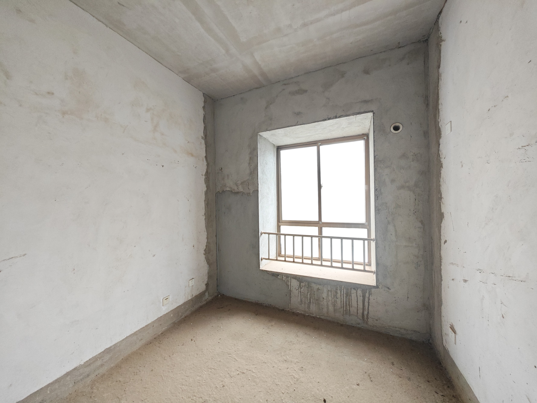 和顺苑(省公安厅单位房)  8室3厅4卫    420.0万 和顺苑(省公安厅单位房)  8室3厅4卫    420.0万卧室