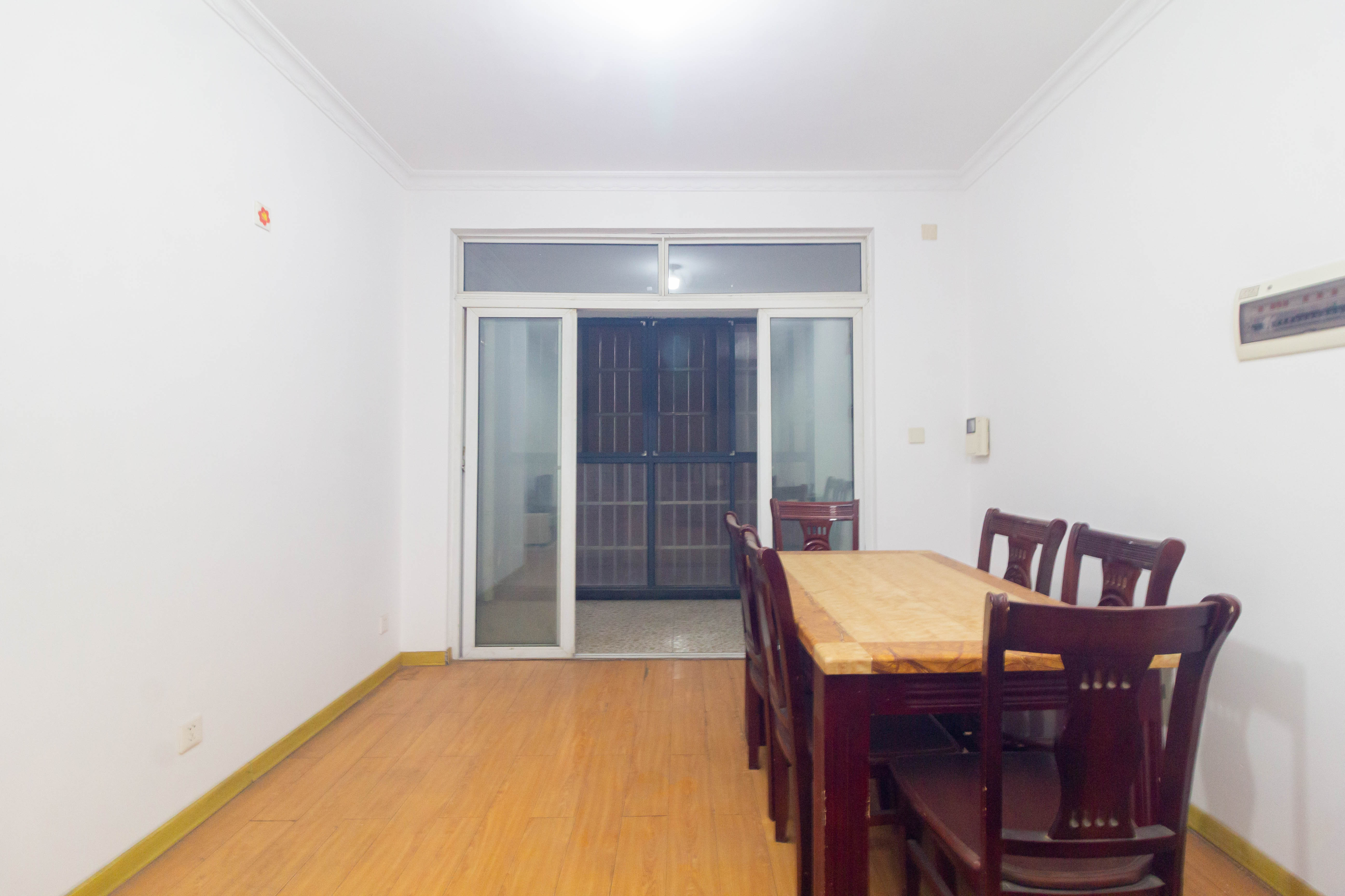 爵士湘 3室2厅1卫 68.8万 爵士湘 3室2厅1卫 68.8万客厅