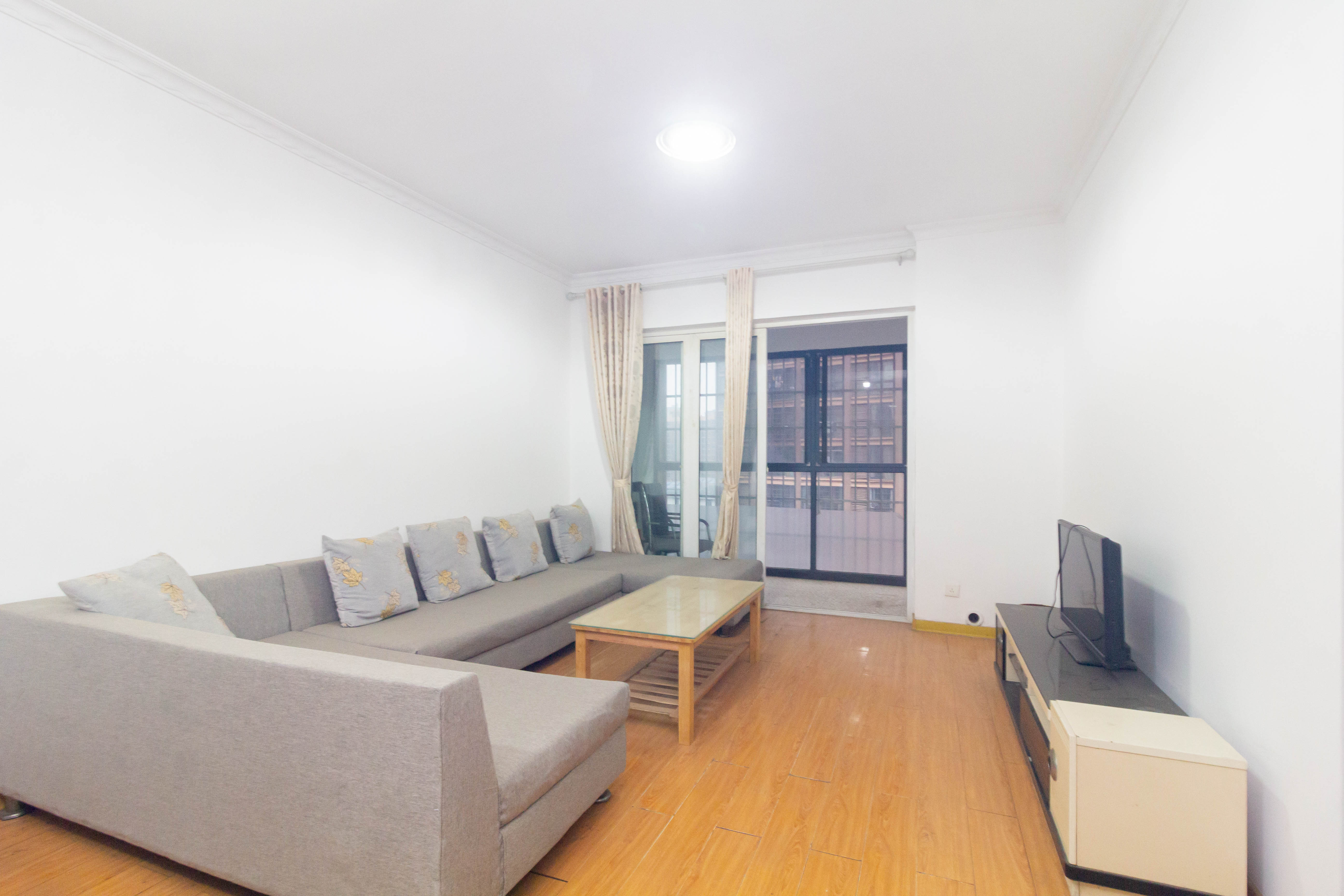 爵士湘 3室2厅1卫 68.8万 爵士湘 3室2厅1卫 68.8万客厅