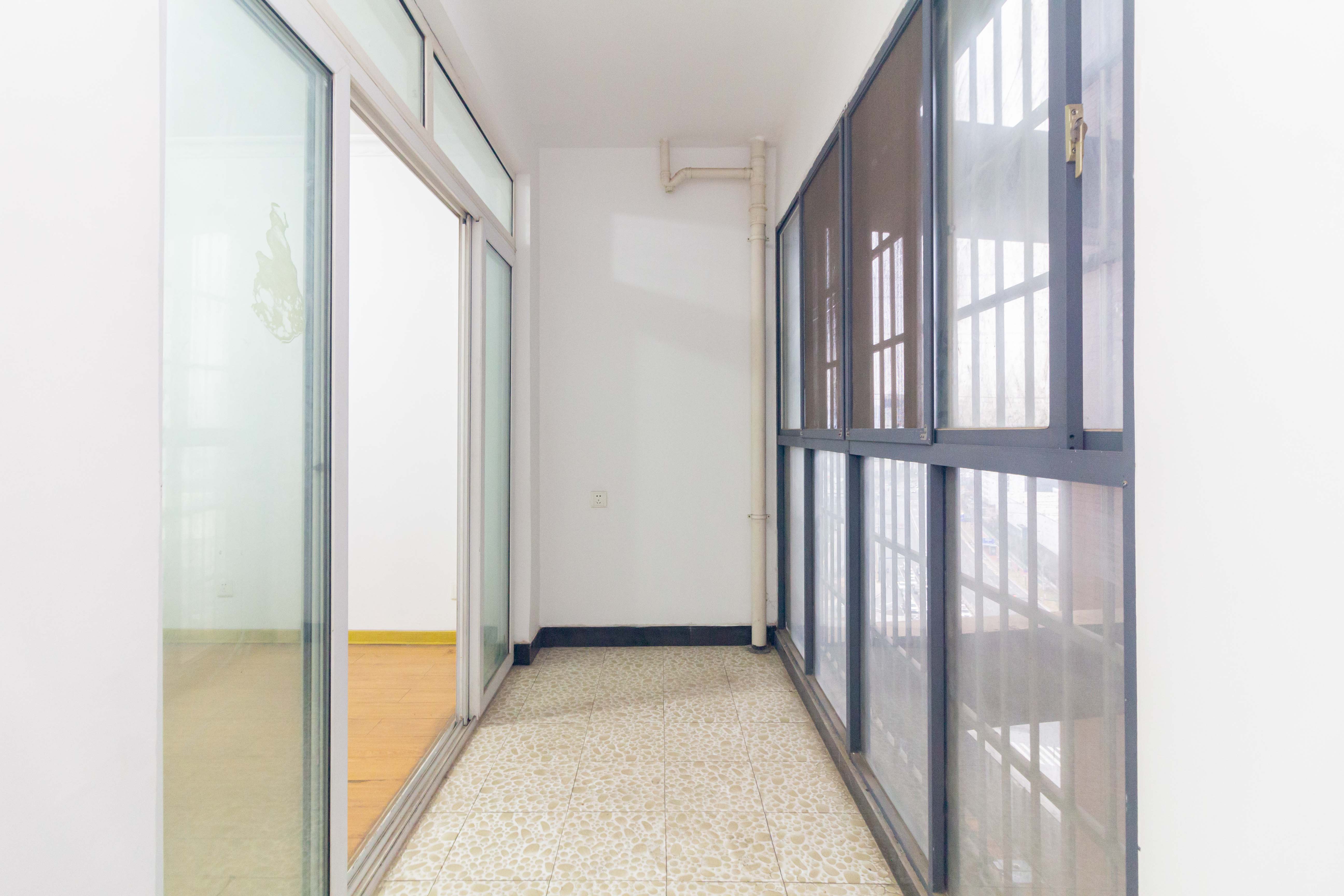 爵士湘 3室2厅1卫 68.8万 爵士湘 3室2厅1卫 68.8万卧室