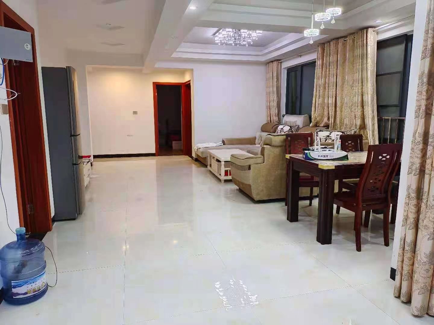 中天会展城B区  3室2厅2卫   3500.00元/月户型图