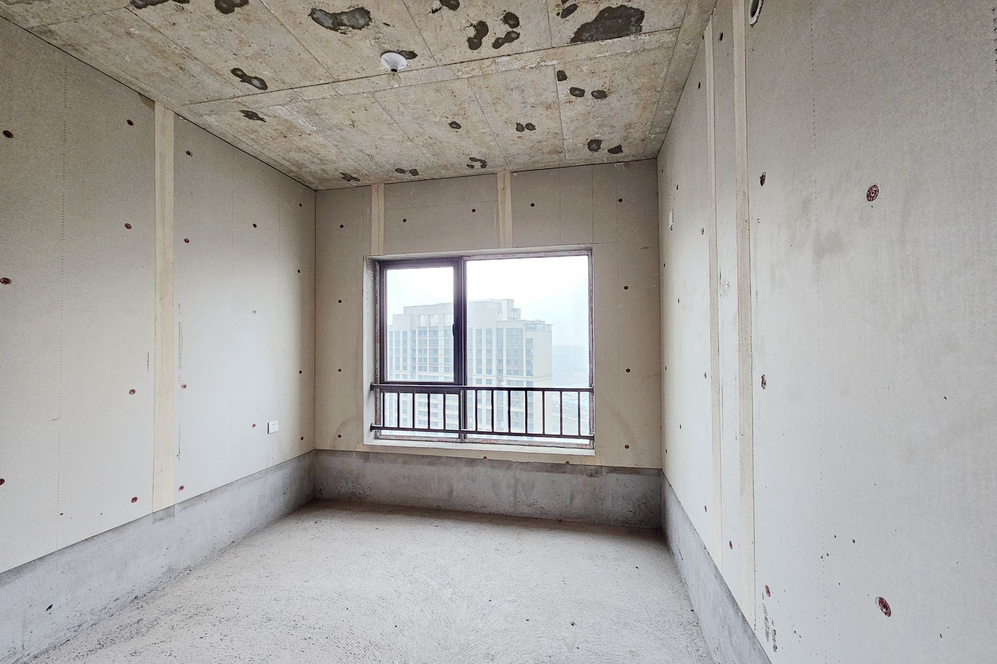 阳光城尚东湾凌云府  3室2厅2卫    114.0万卧室