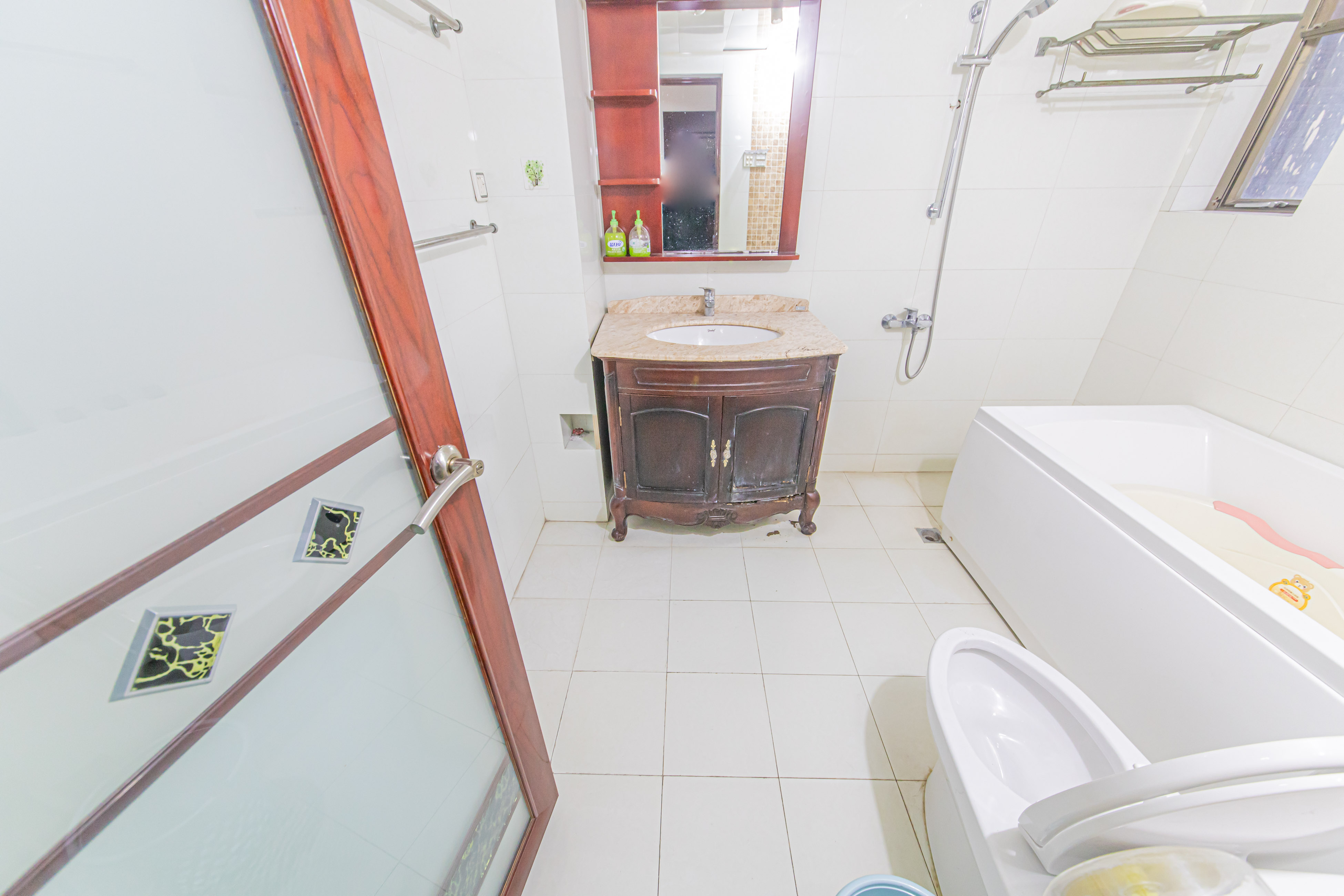 和合园(和桂园) 5室2厅1卫 323.0万 和合园(和桂园) 5室2厅1卫 323.0万卫生间