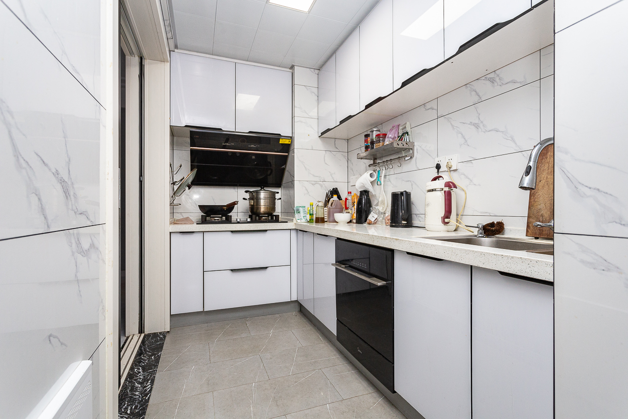 时代倾城三期  4室2厅1卫    128.0万 时代倾城三期  4室2厅1卫    128.0万厨房