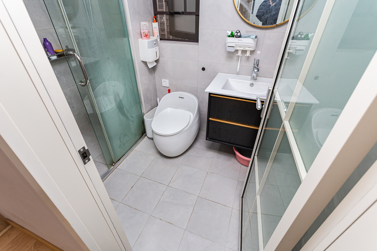 时代倾城三期  4室2厅1卫    128.0万 时代倾城三期  4室2厅1卫    128.0万卫生间