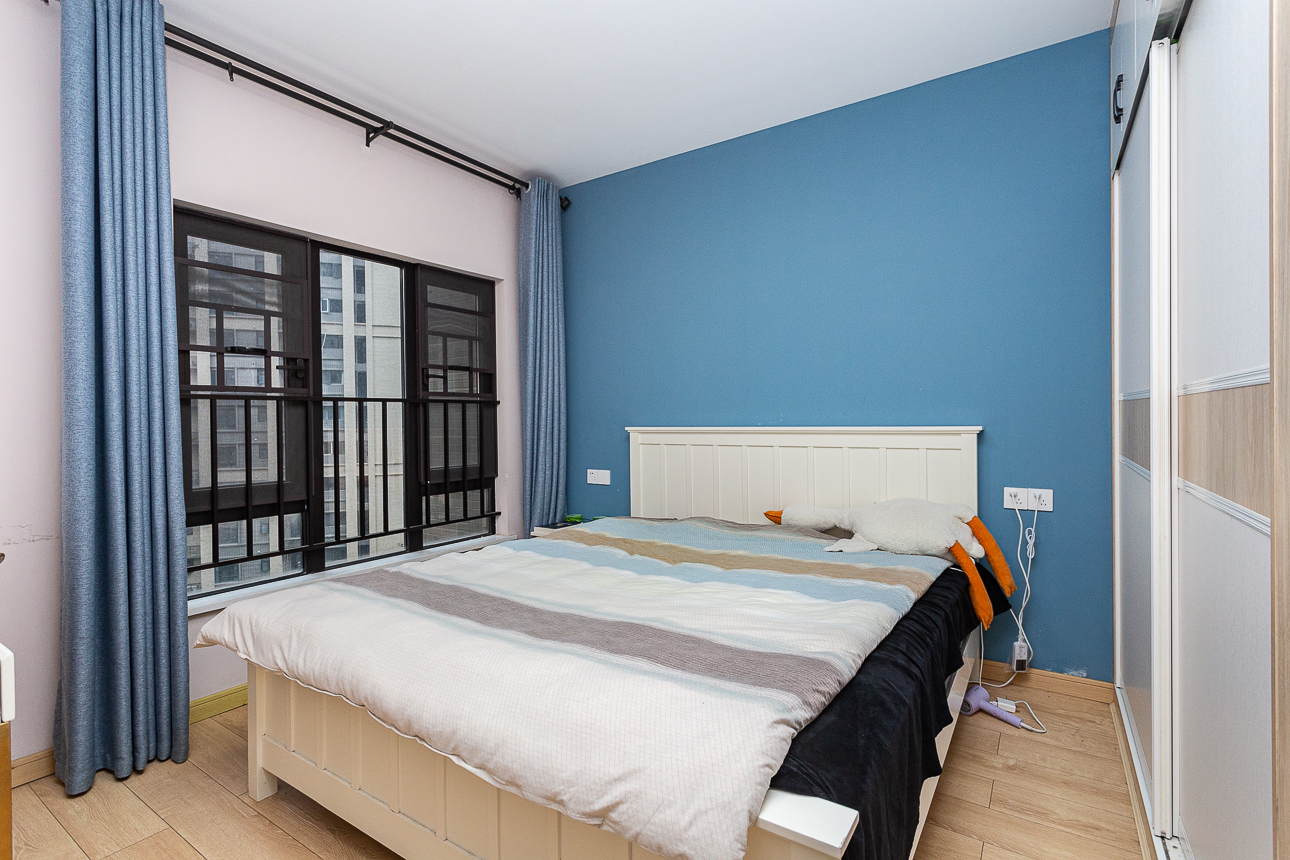 时代倾城三期  4室2厅1卫    128.0万卧室