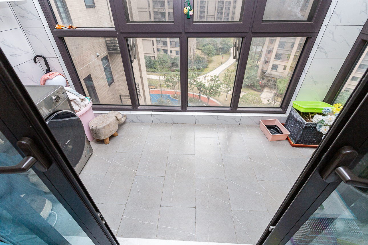 时代倾城三期  4室2厅1卫    128.0万阳台