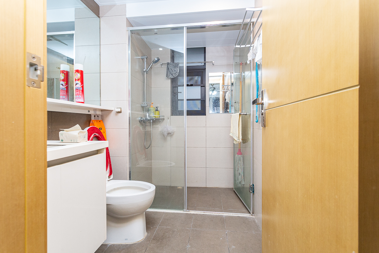 时代倾城四期 3室2厅2卫 78.0万 时代倾城四期 3室2厅2卫 78.0万卫生间