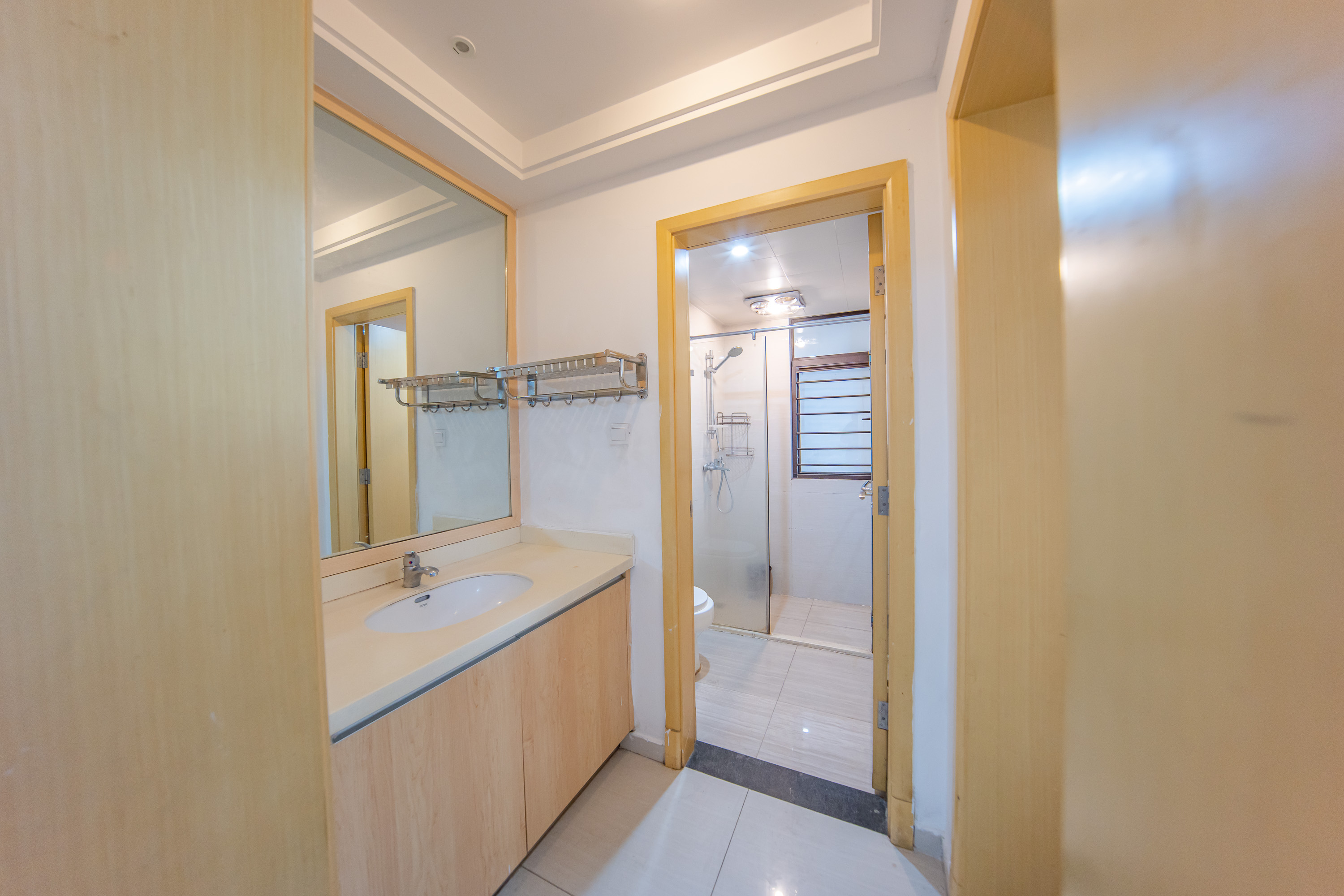 中海国际四期  3室2厅1卫    83.99万卫生间