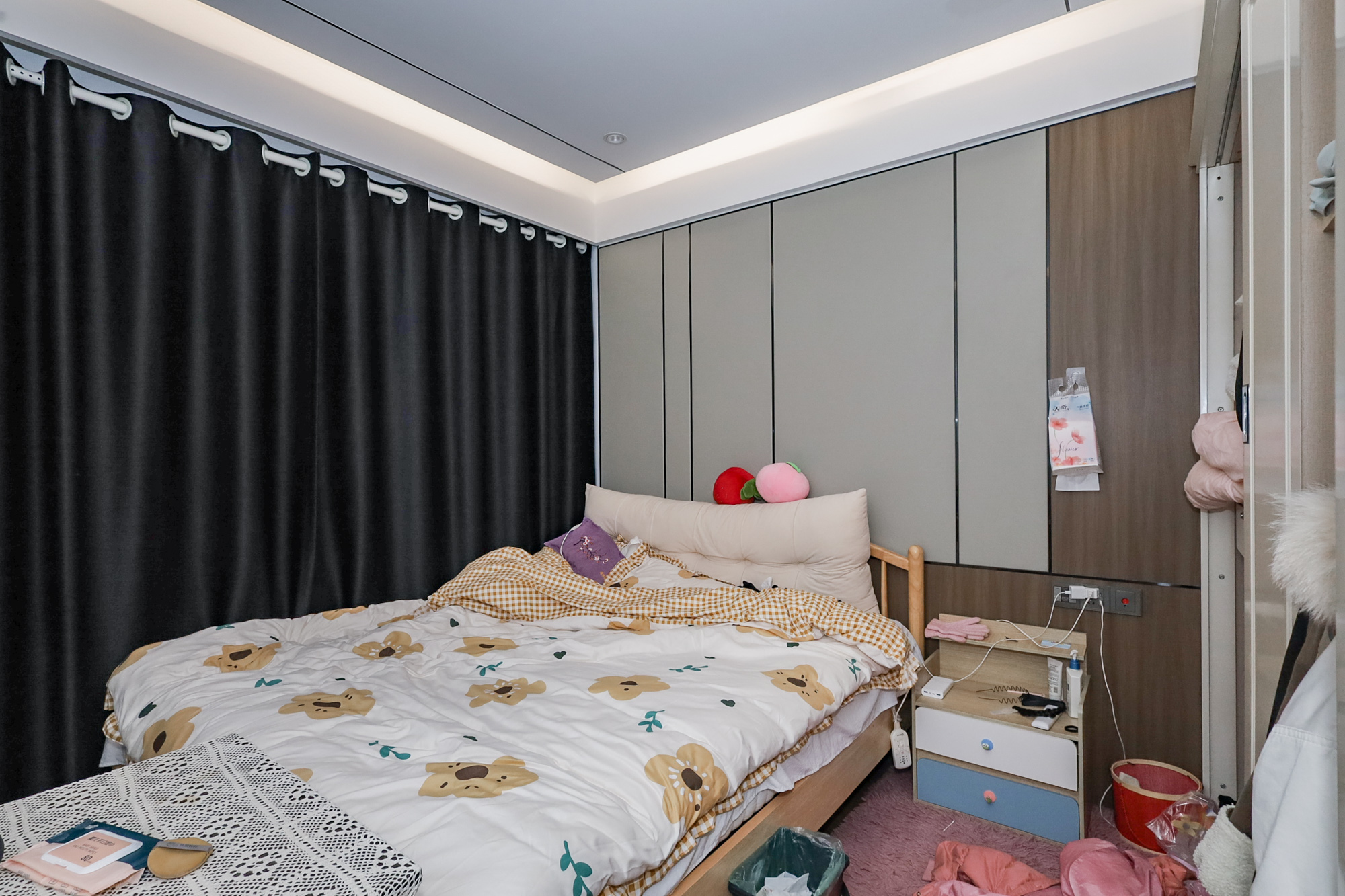 卓越中寰  3室2厅2卫   195.00万卧室